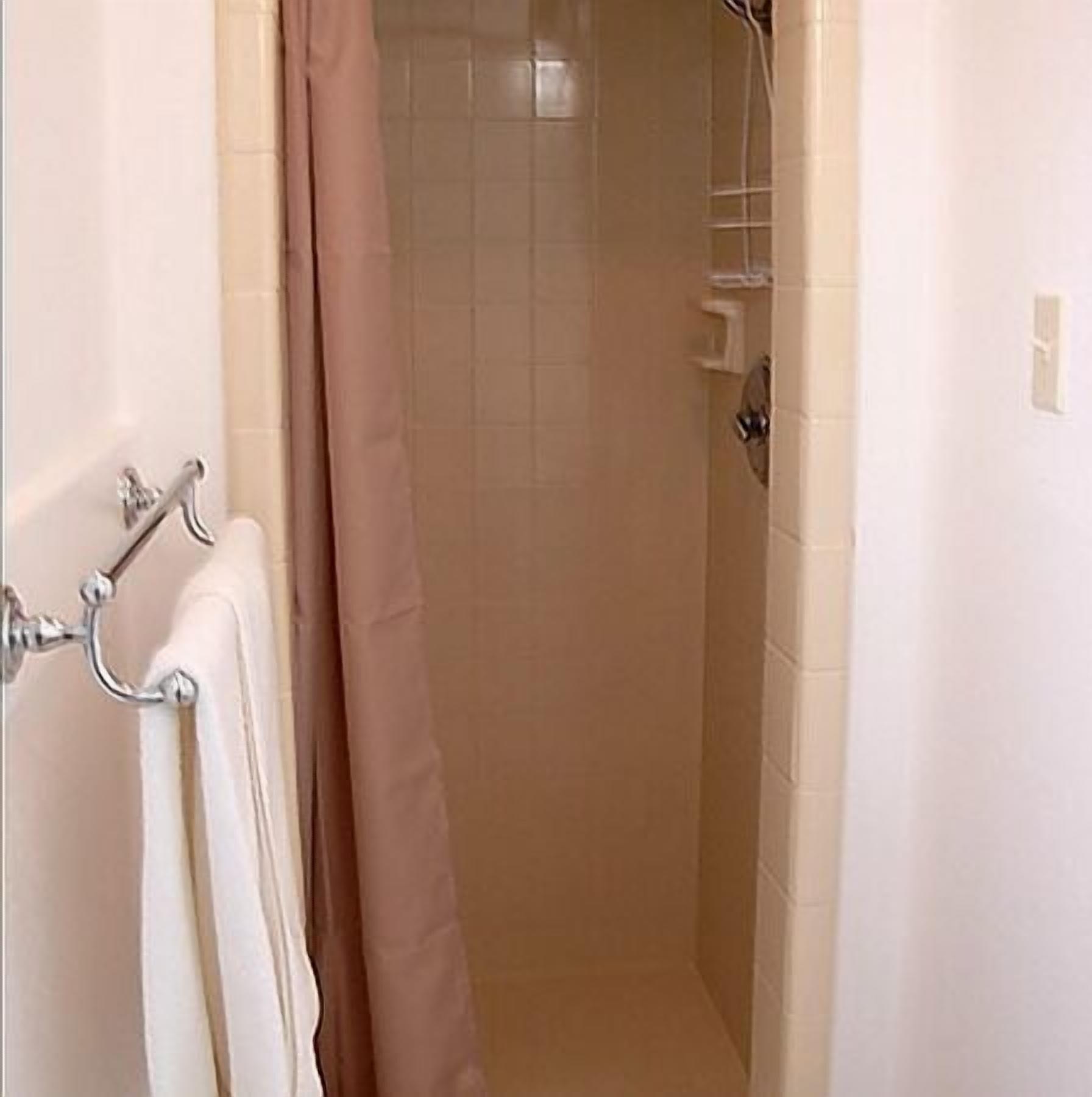 Double Queen Bed Non Smoking