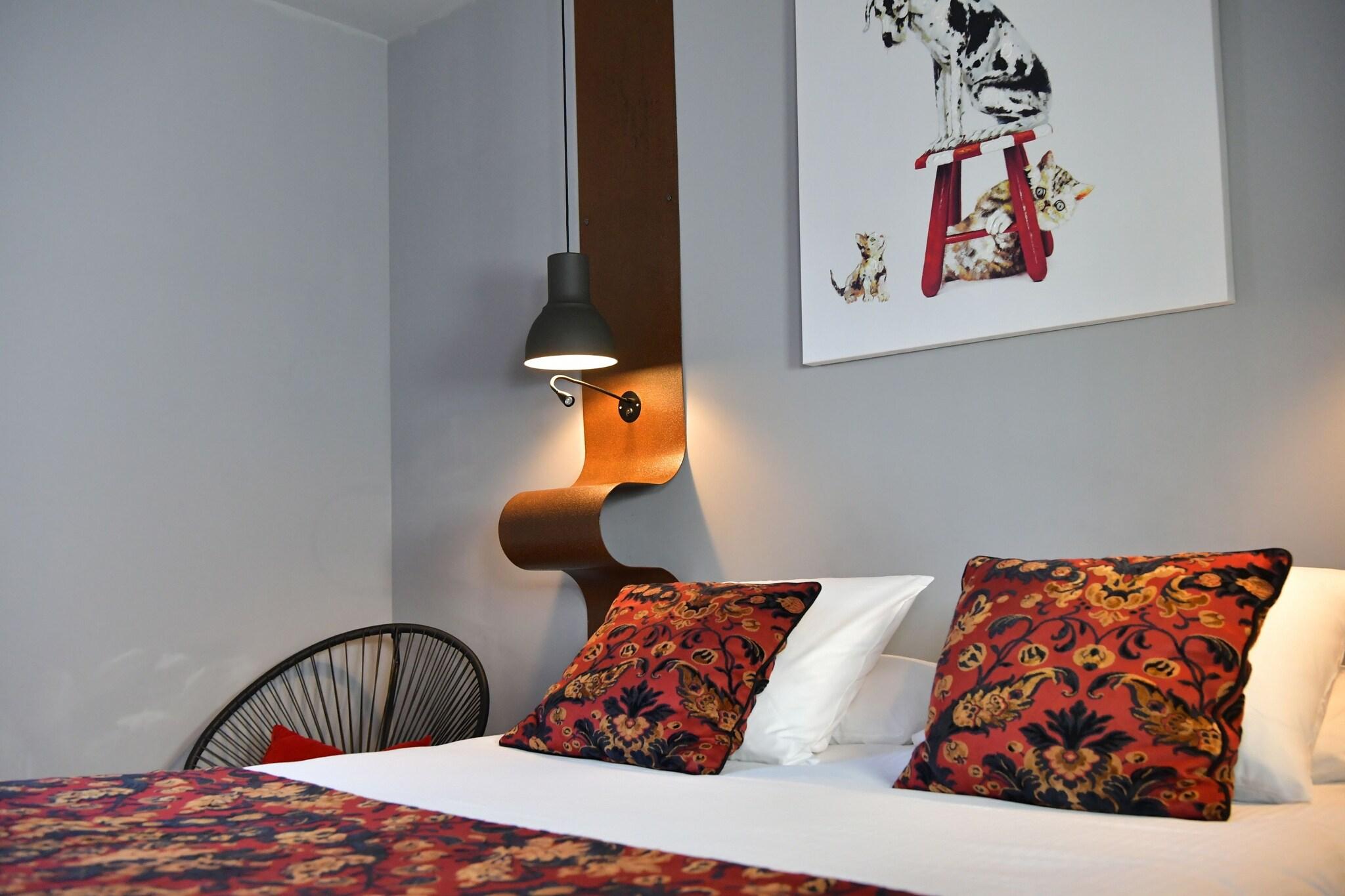 Double Premium Queen Bed