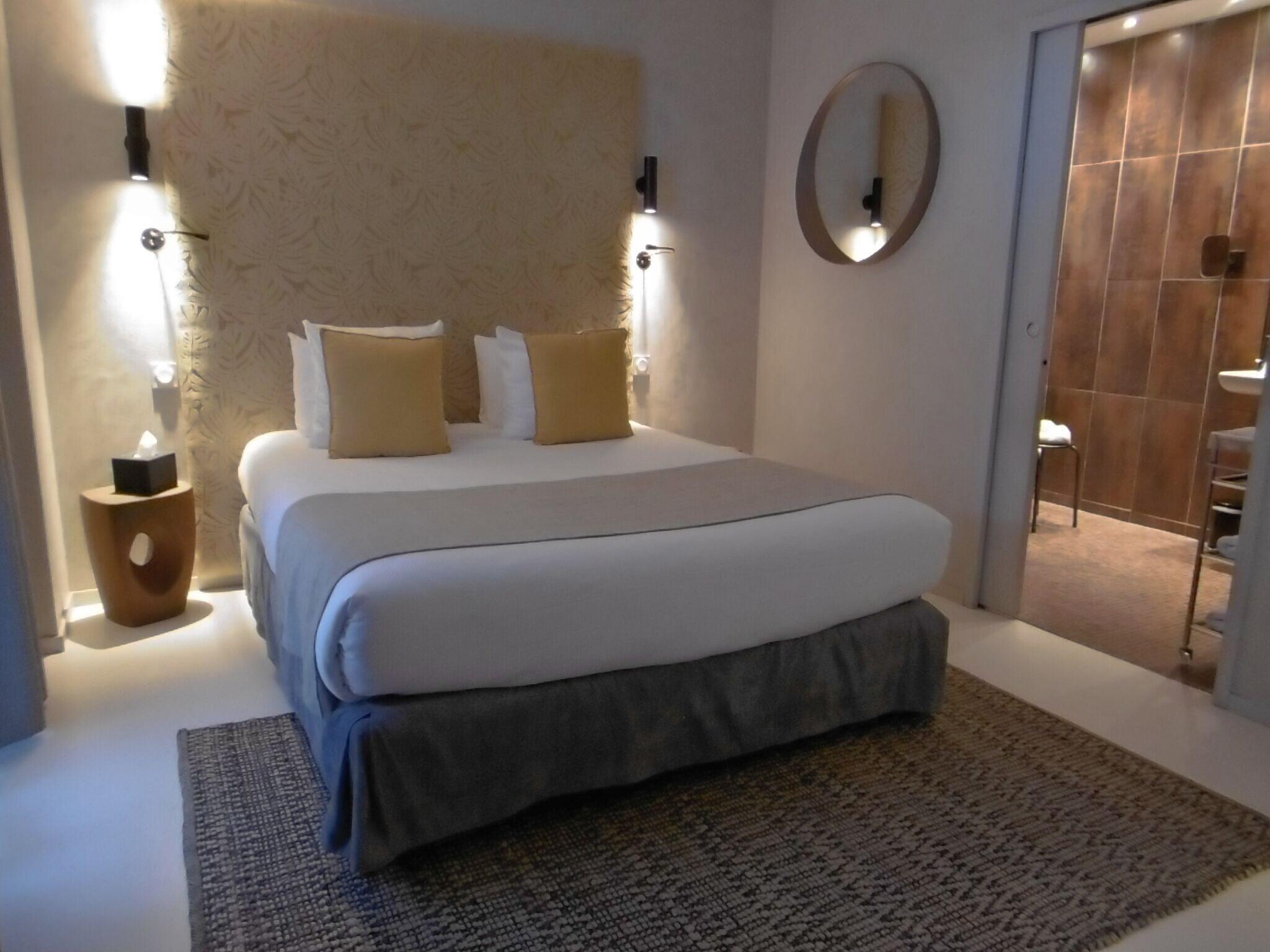 Double Premium Queen Bed