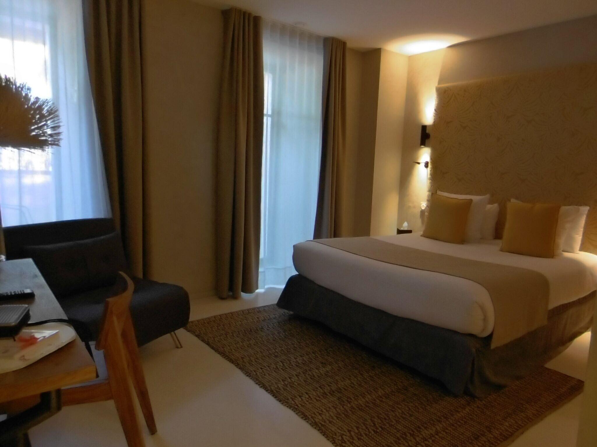 Double Premium Queen Bed