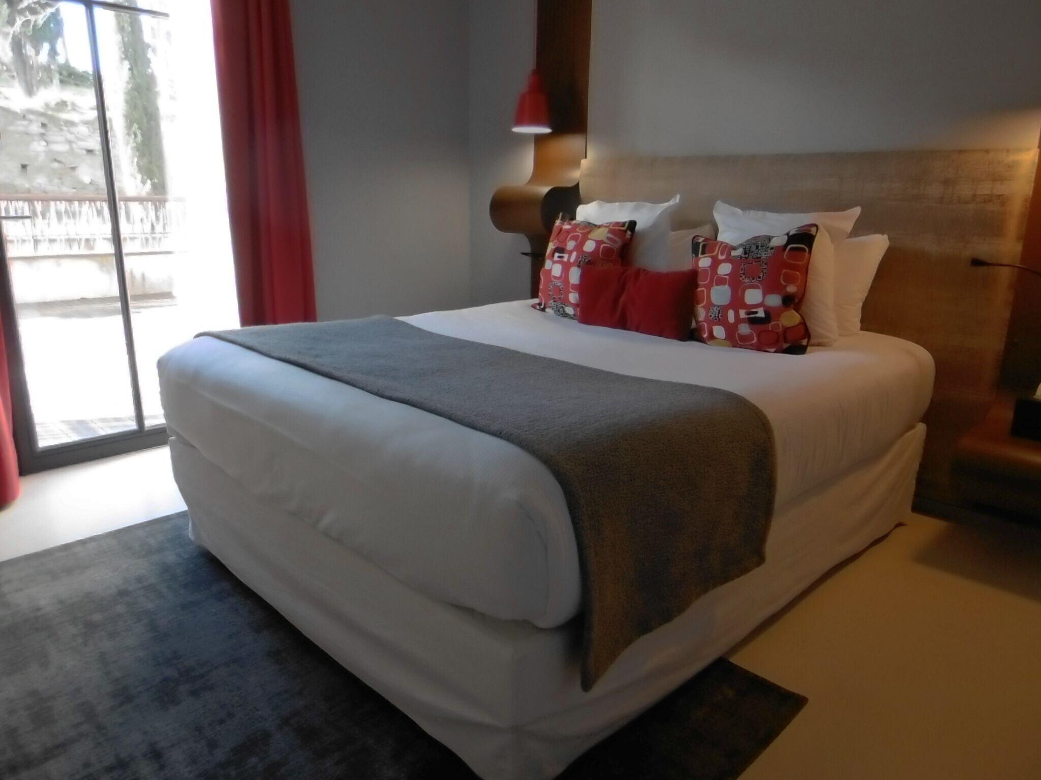 Double Premium Queen Bed