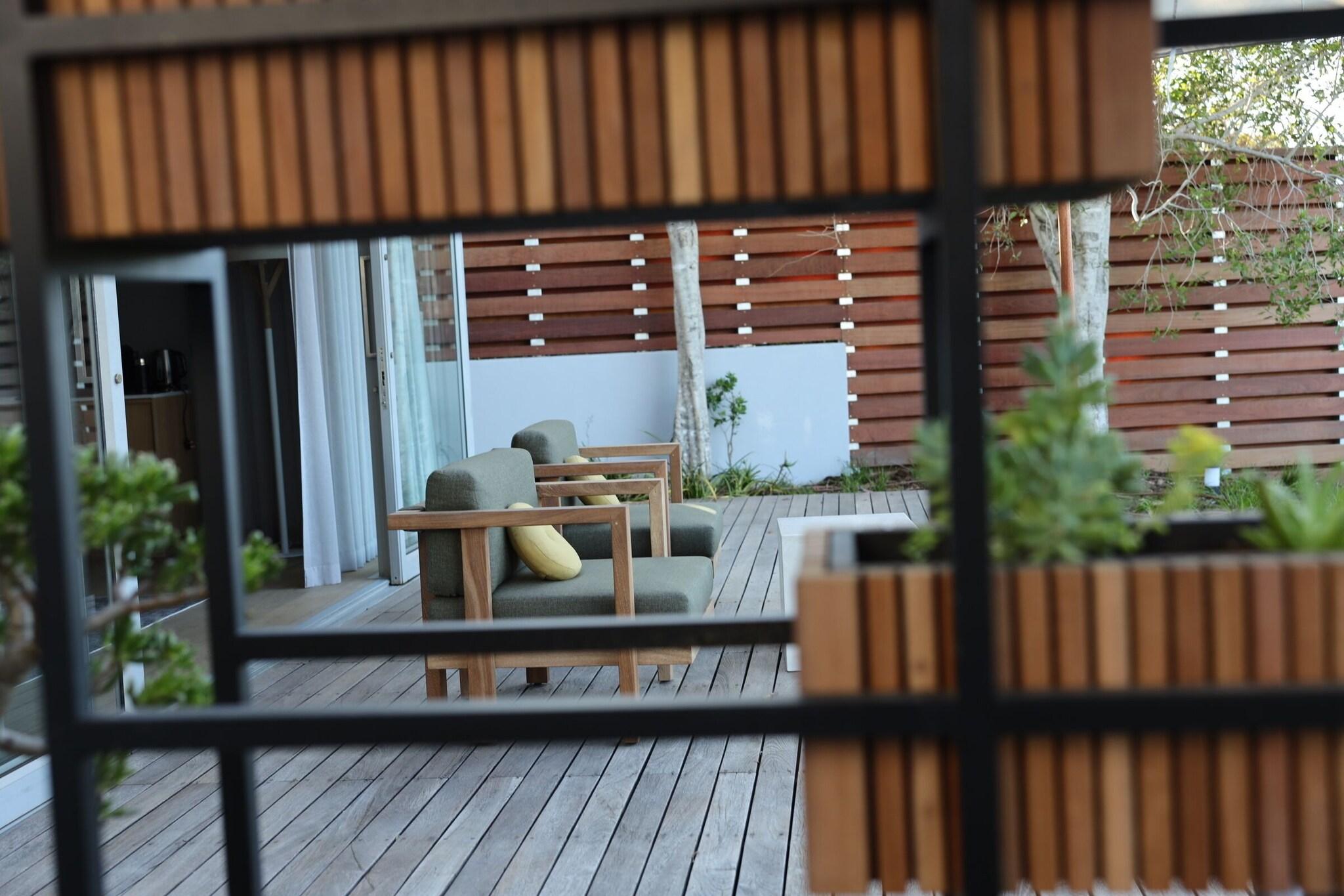 Studio Premium King Bed