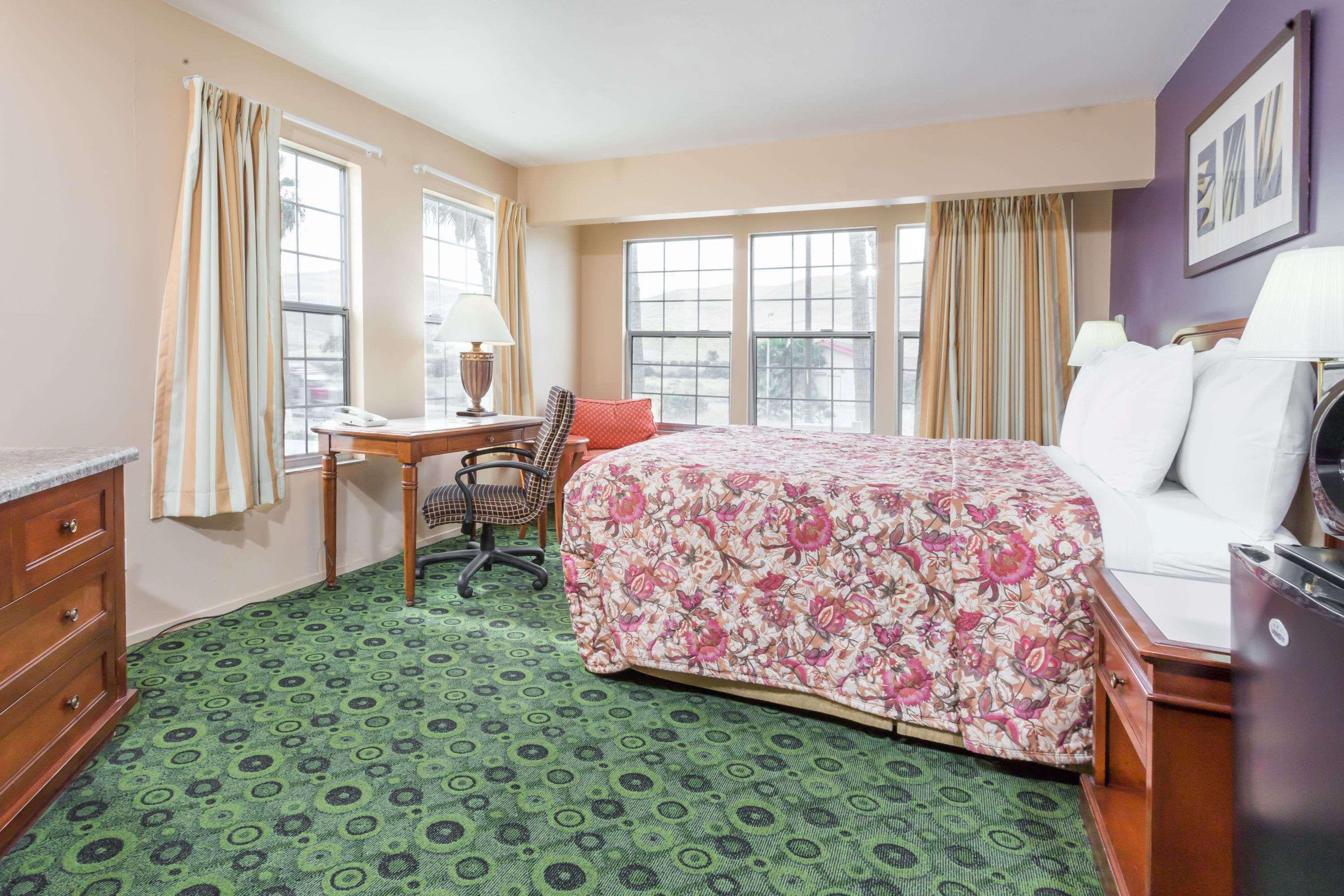 Double King Bed Non Smoking