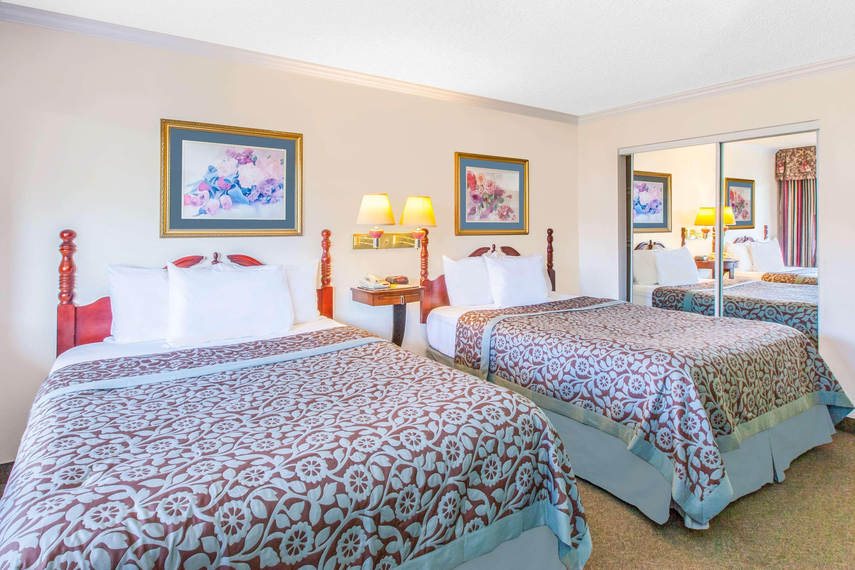 Quadruple Two Queen Beds