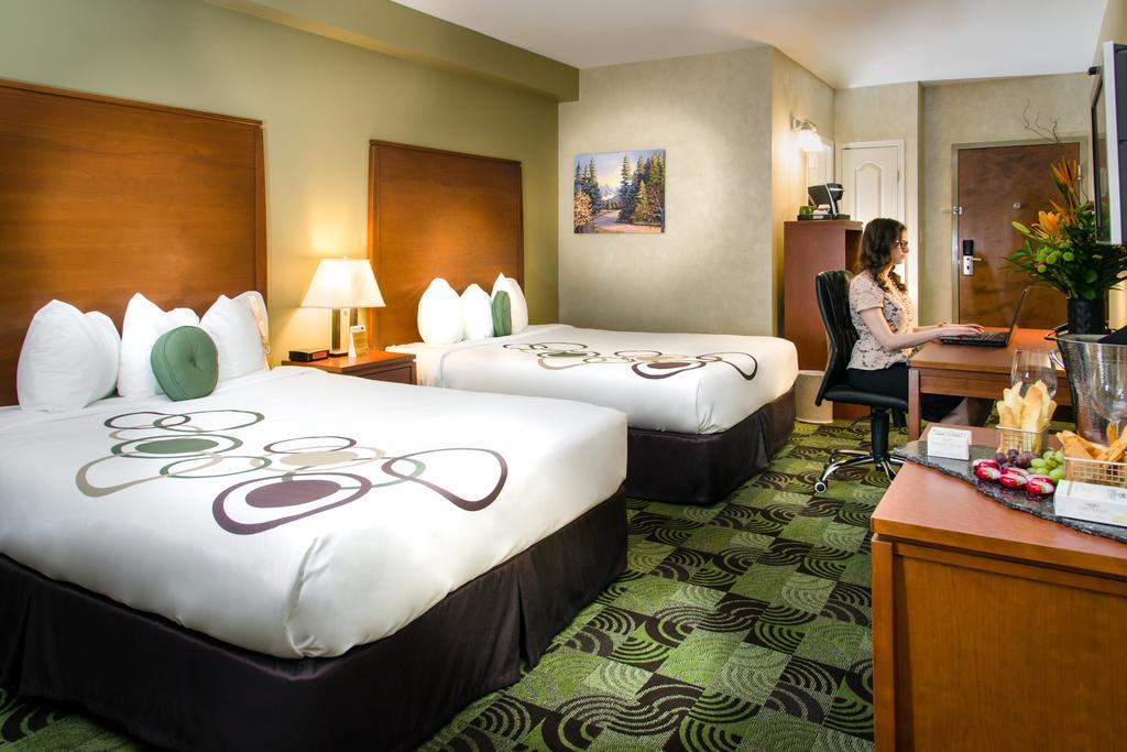 Room Two Queen Beds