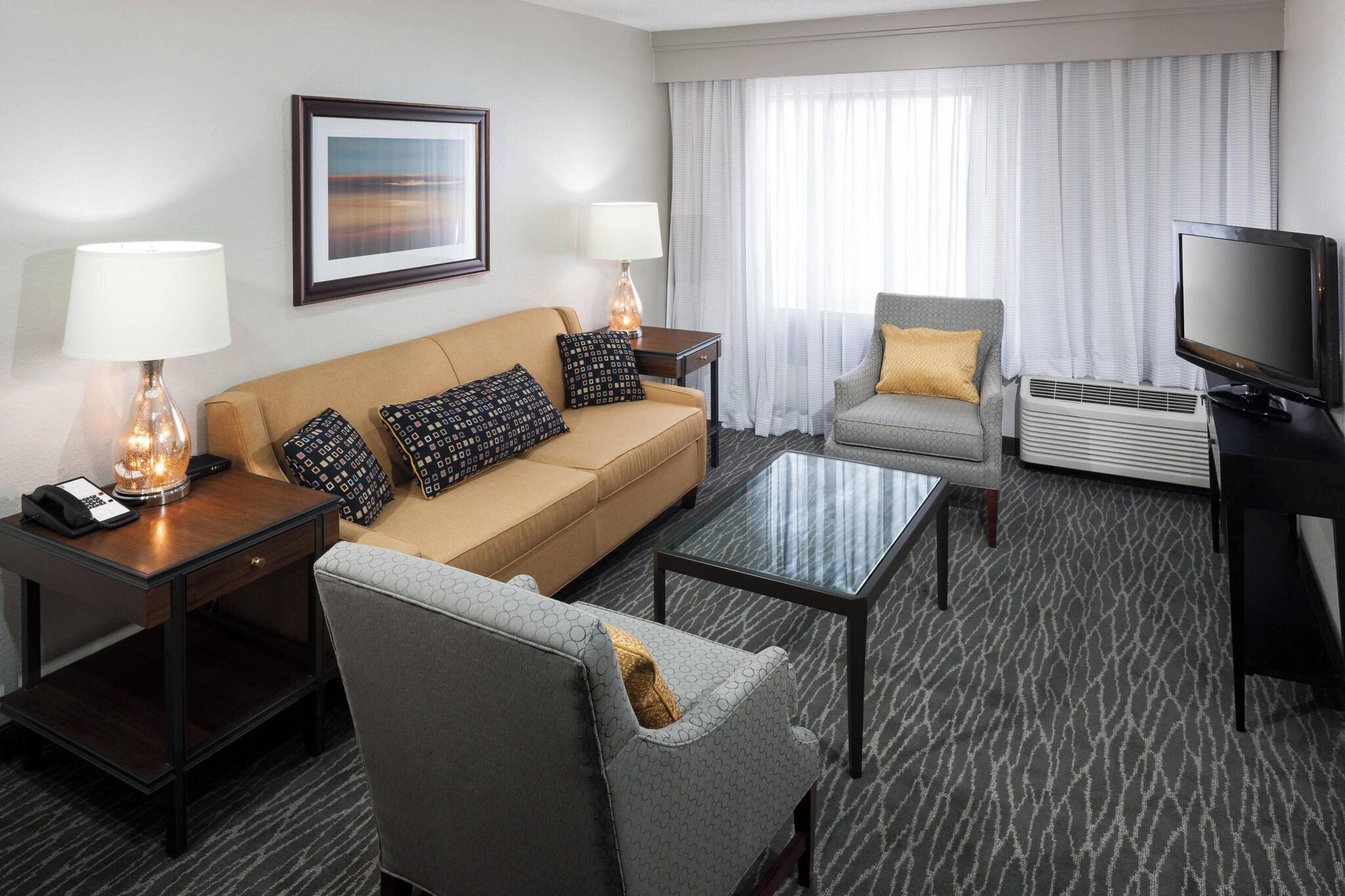 Suite Deluxe King Bed