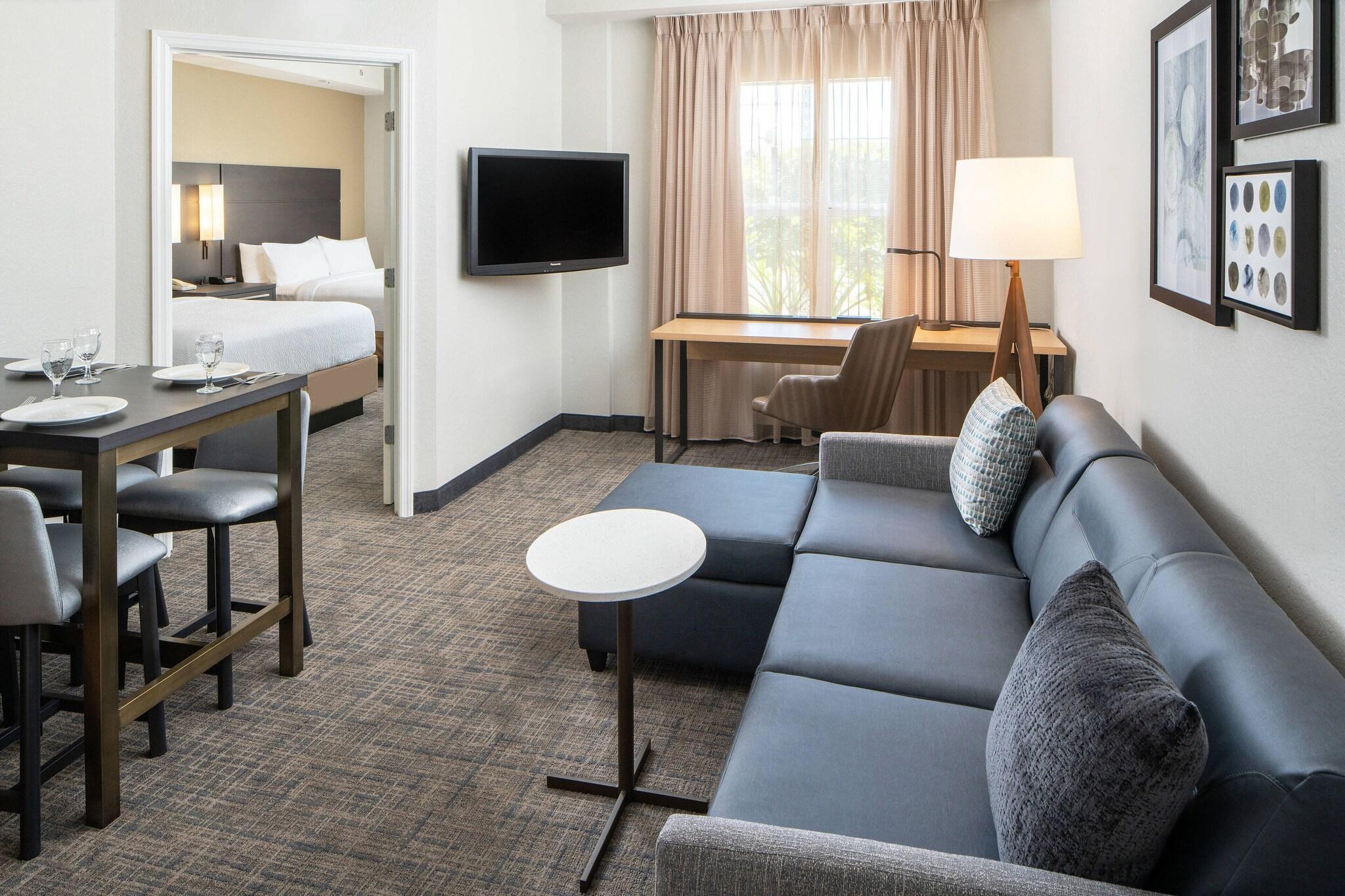 Suite Two Queen Beds One Bedroom