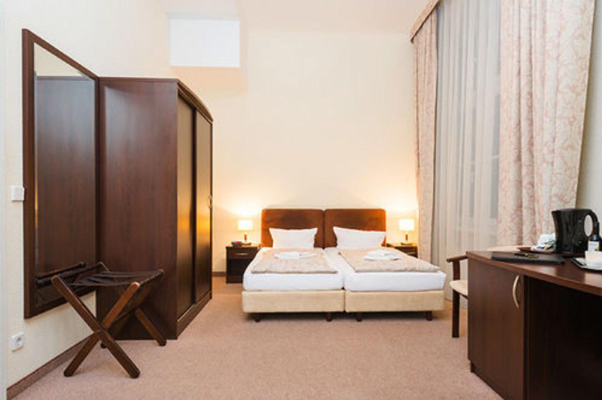 Double Queen Size Bed