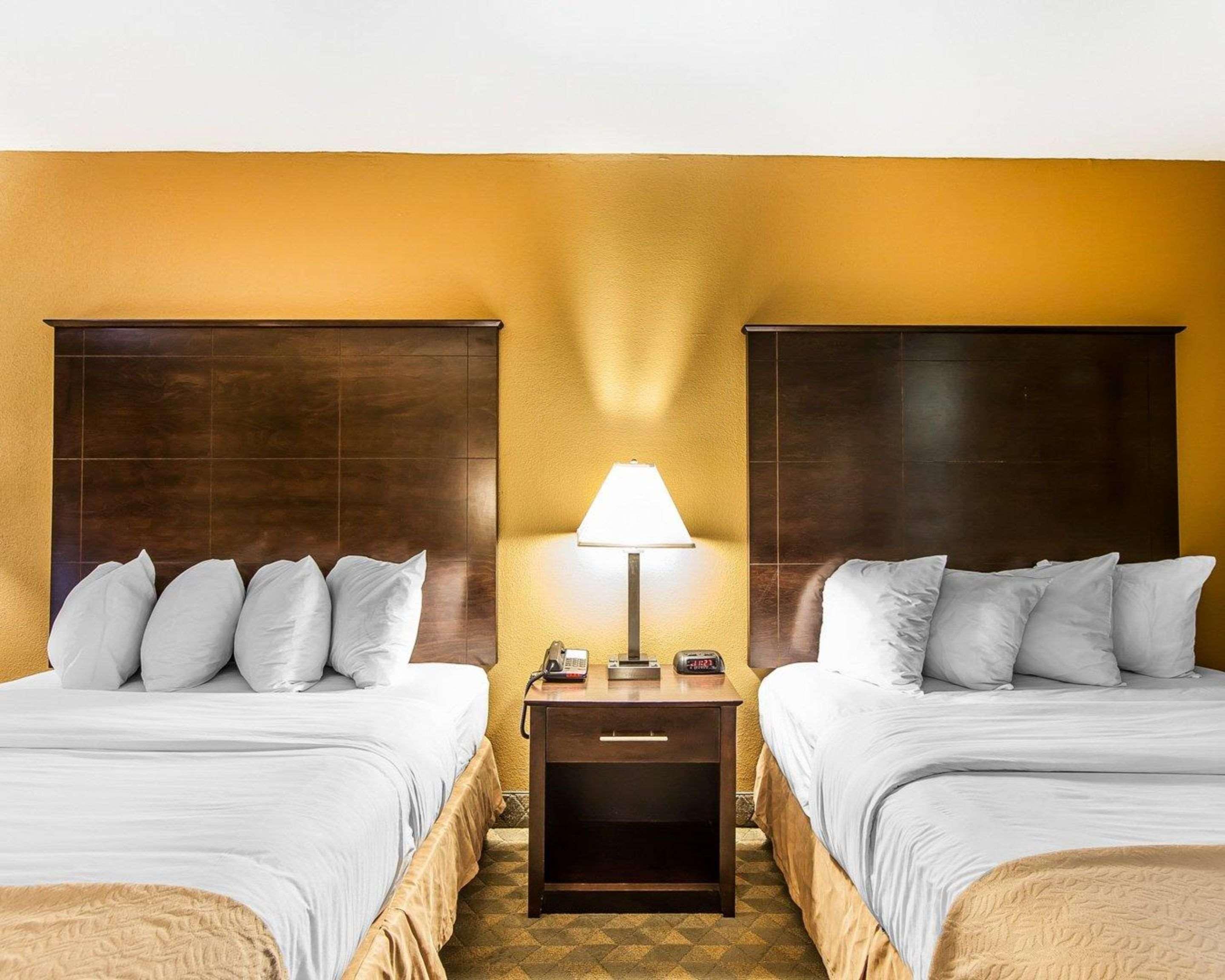 Quadruple Two Queen Beds Non Smoking