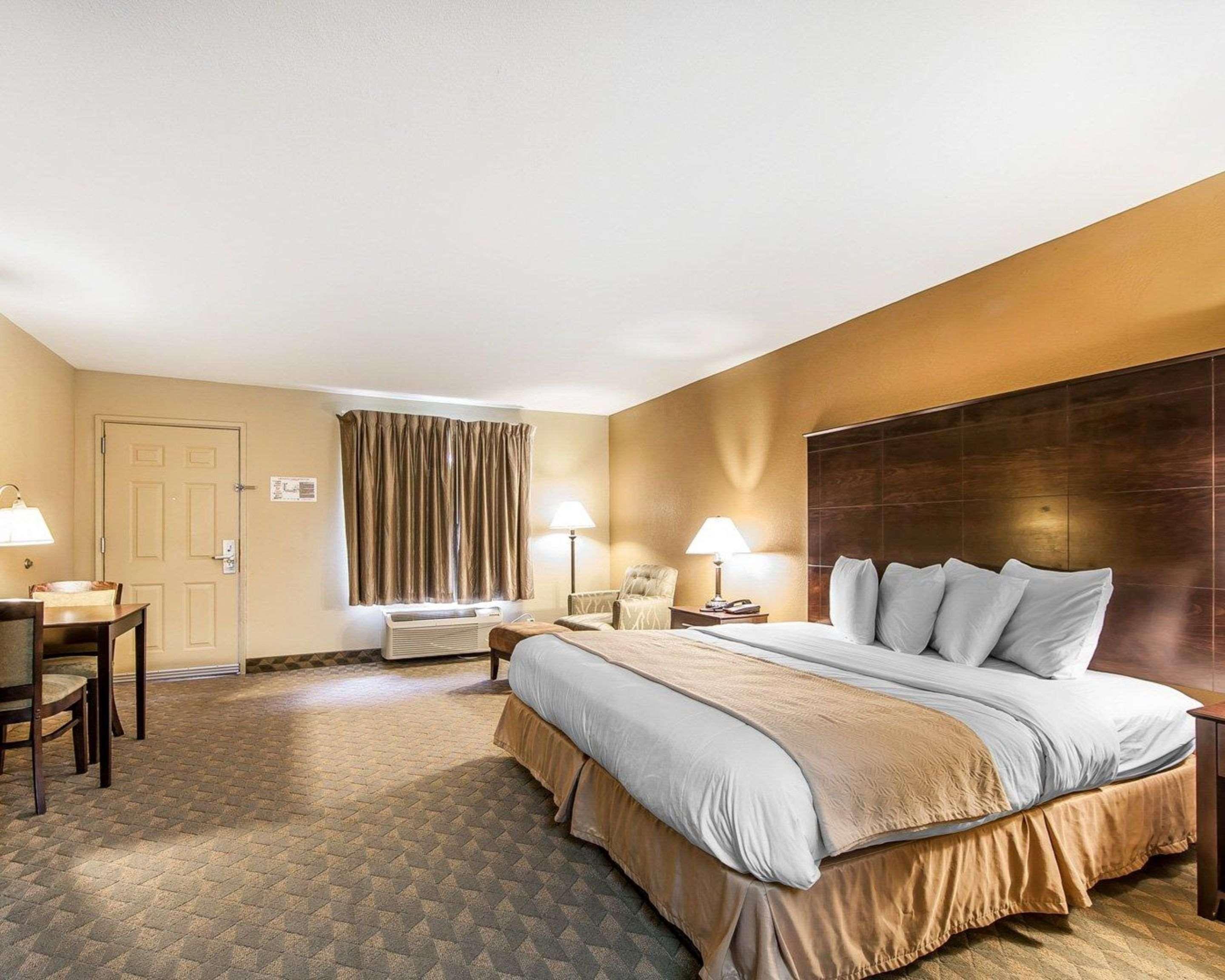 Double King Bed Non Smoking