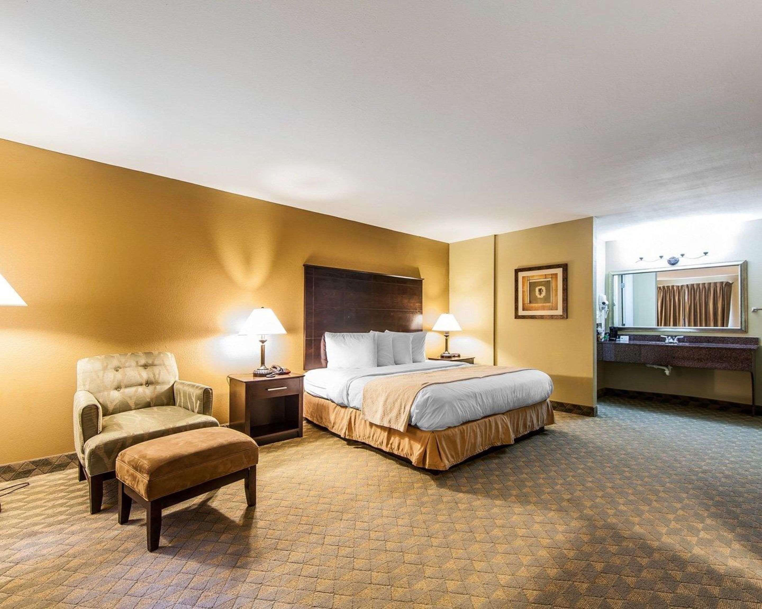 Double King Bed Non Smoking