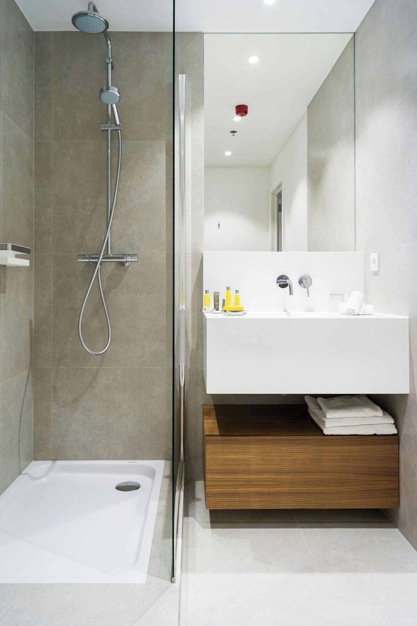 Apartment Queen Size Bed