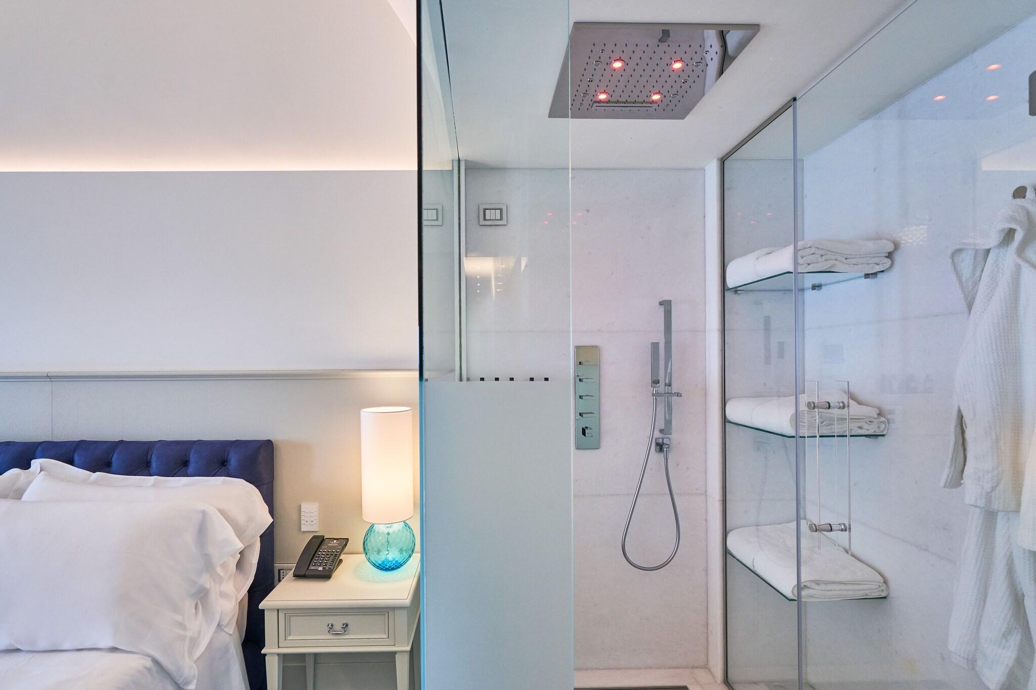 Suite King Bed with Jacuzzi