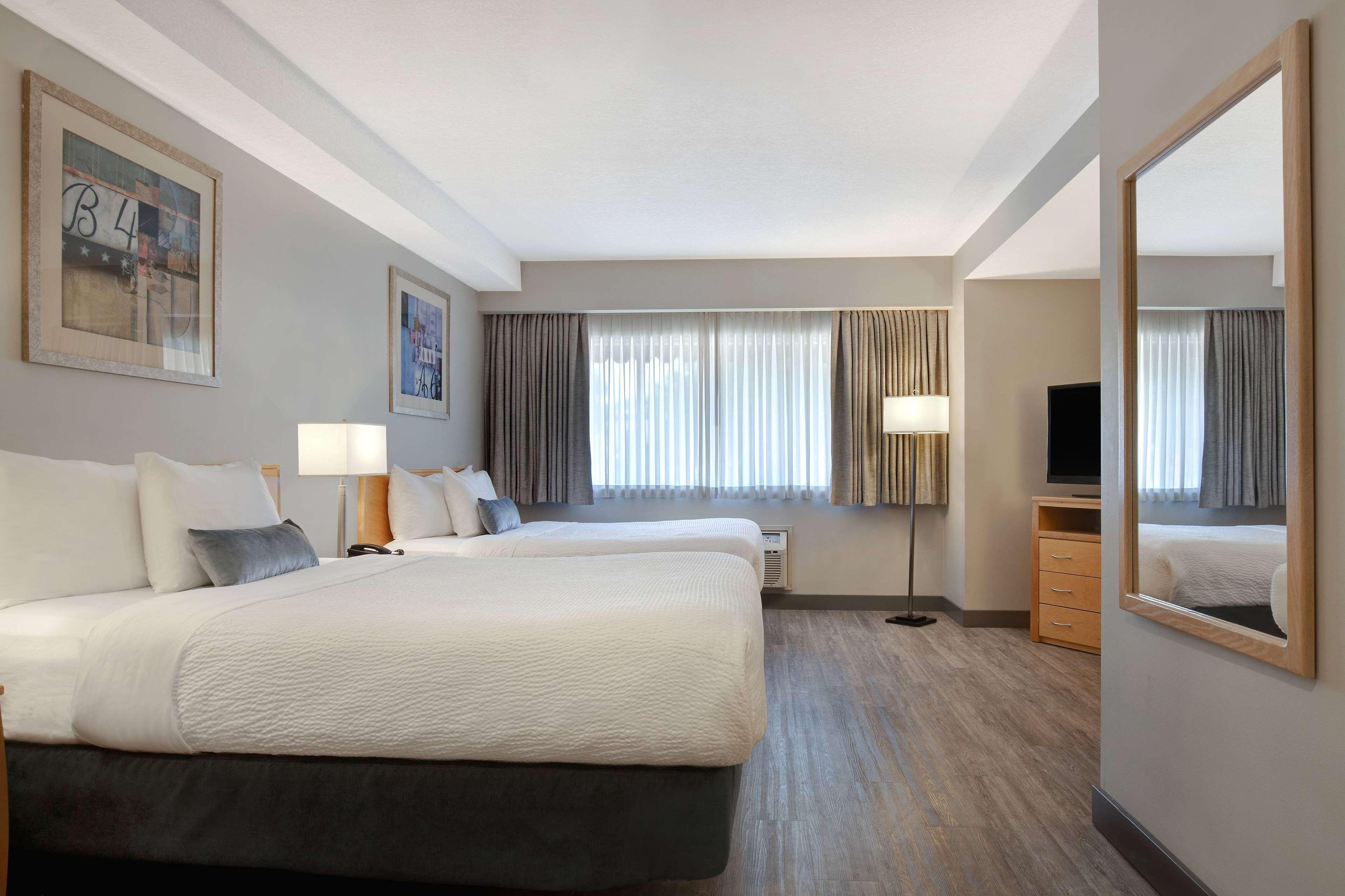 Quadruple Two Queen Beds