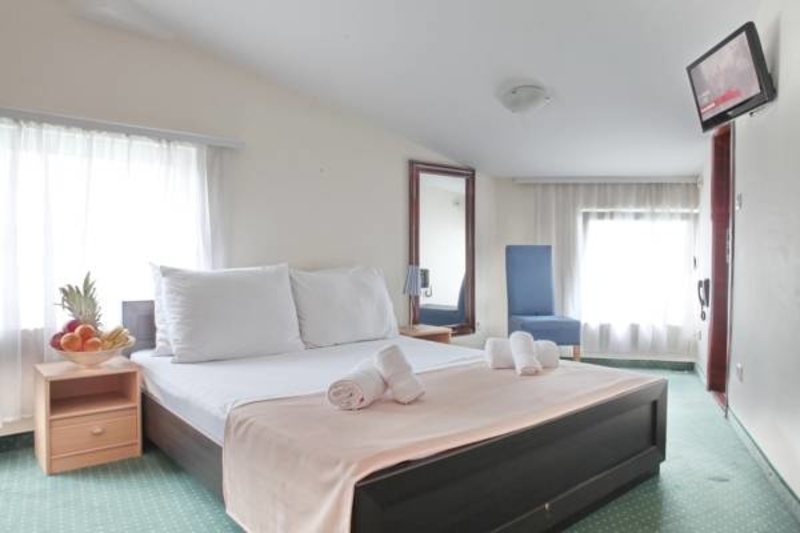 Double or Twin Standard