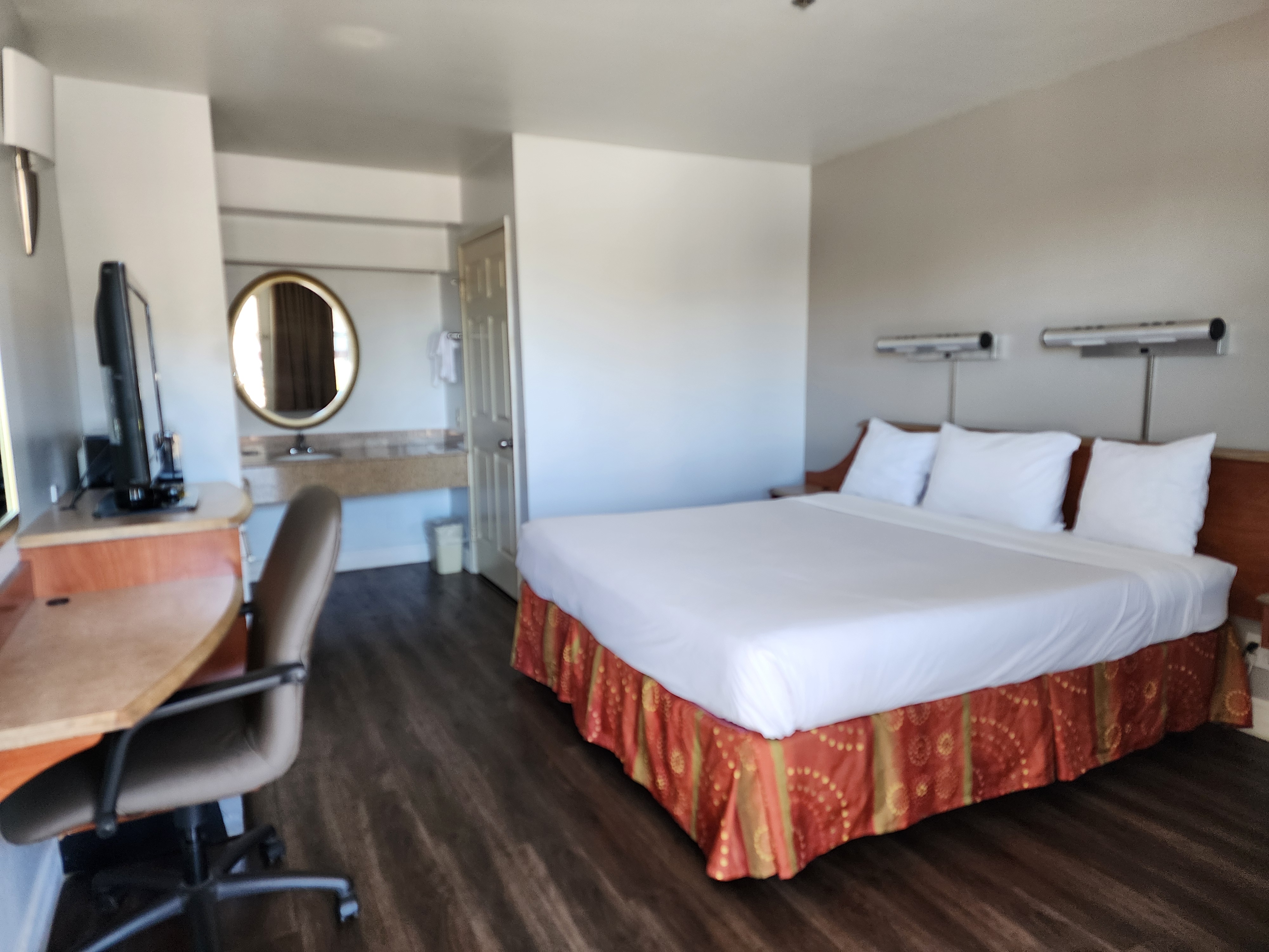 Double King Bed Non Smoking