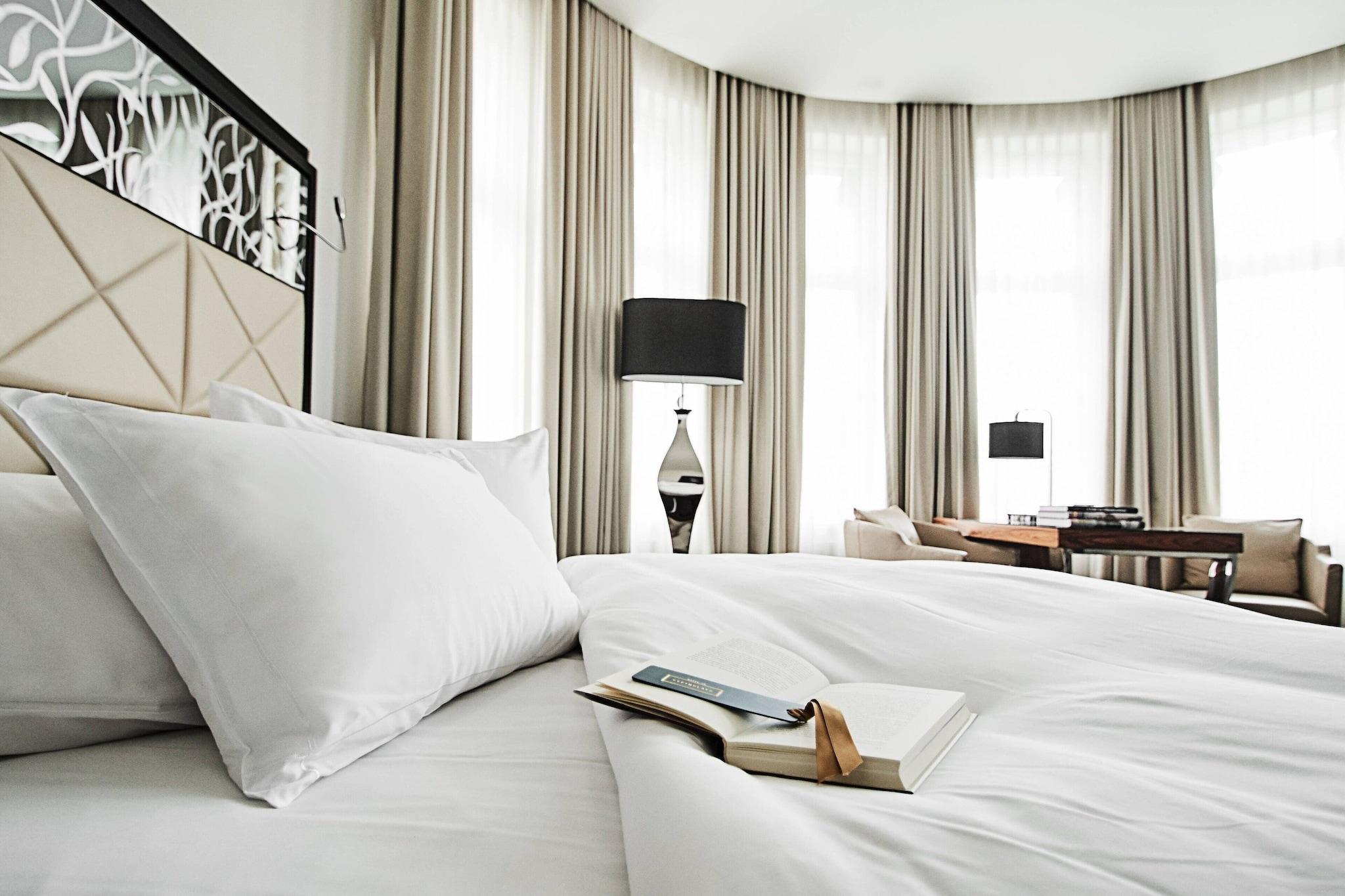 Junior Suite King Bed One Bedroom 