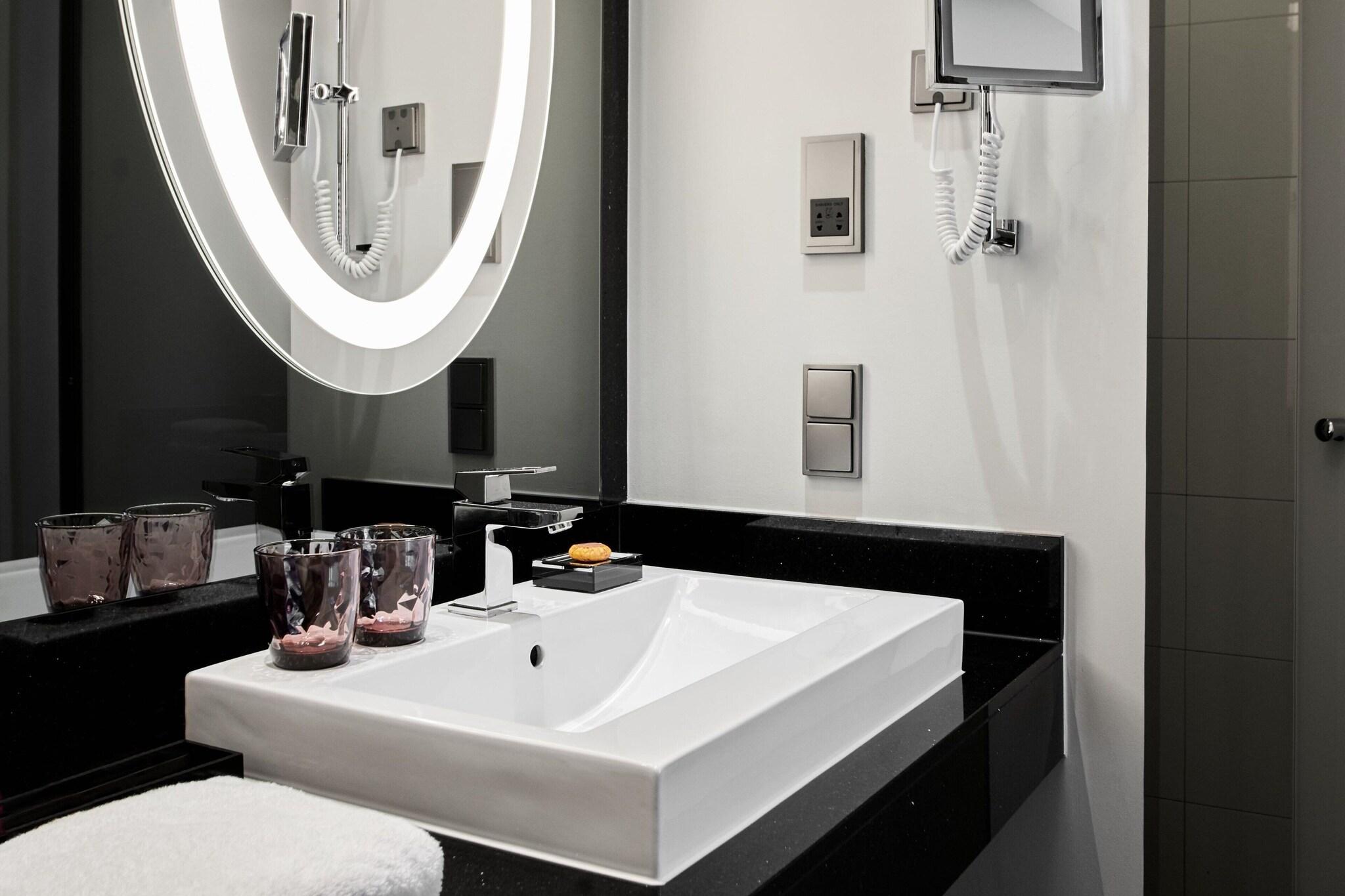 Junior Suite King Bed One Bedroom 