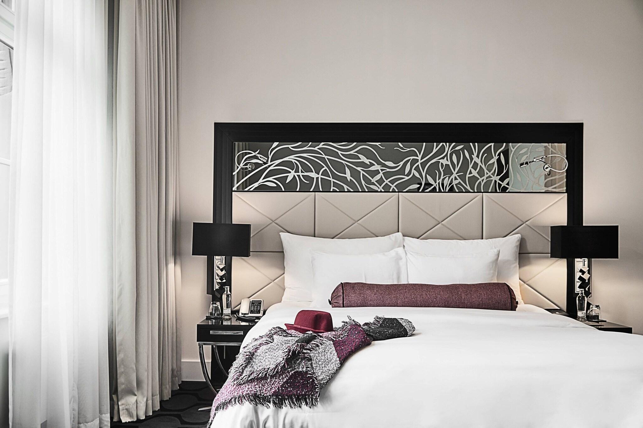 Double Deluxe King Bed