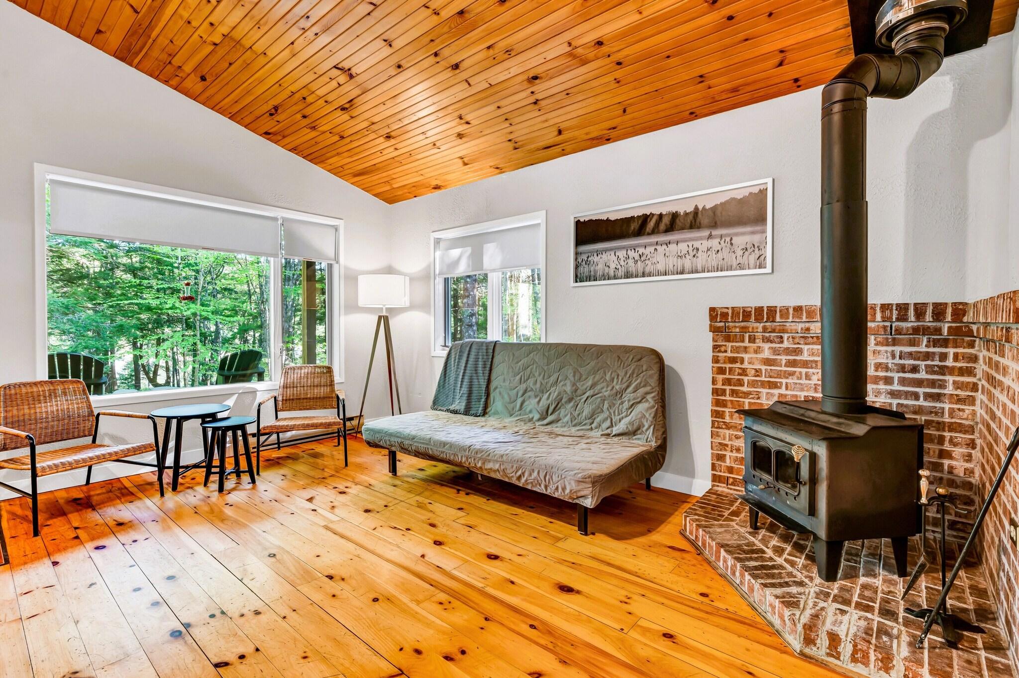 Chalet Queen Size Bed