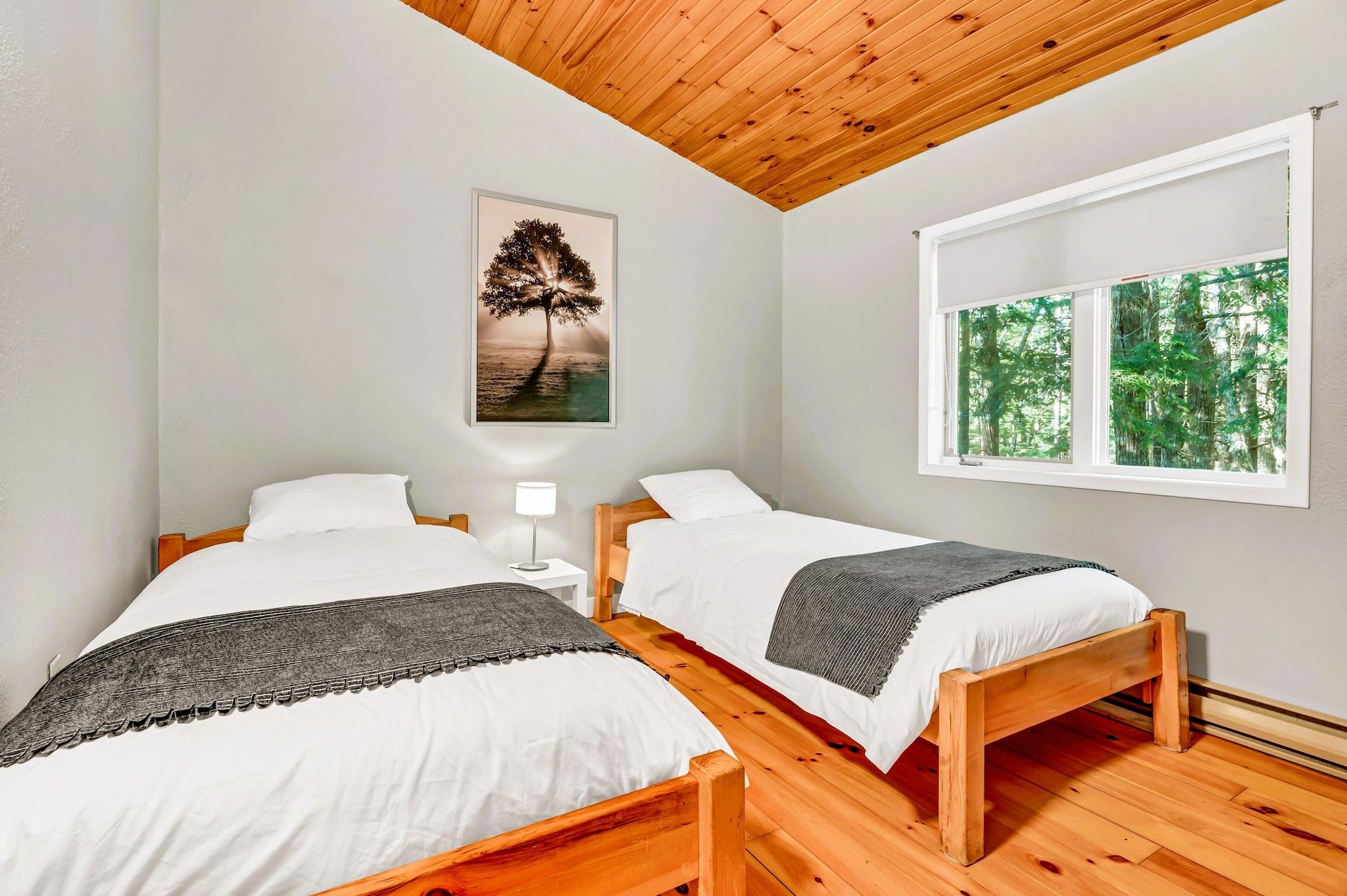 Chalet Queen Size Bed