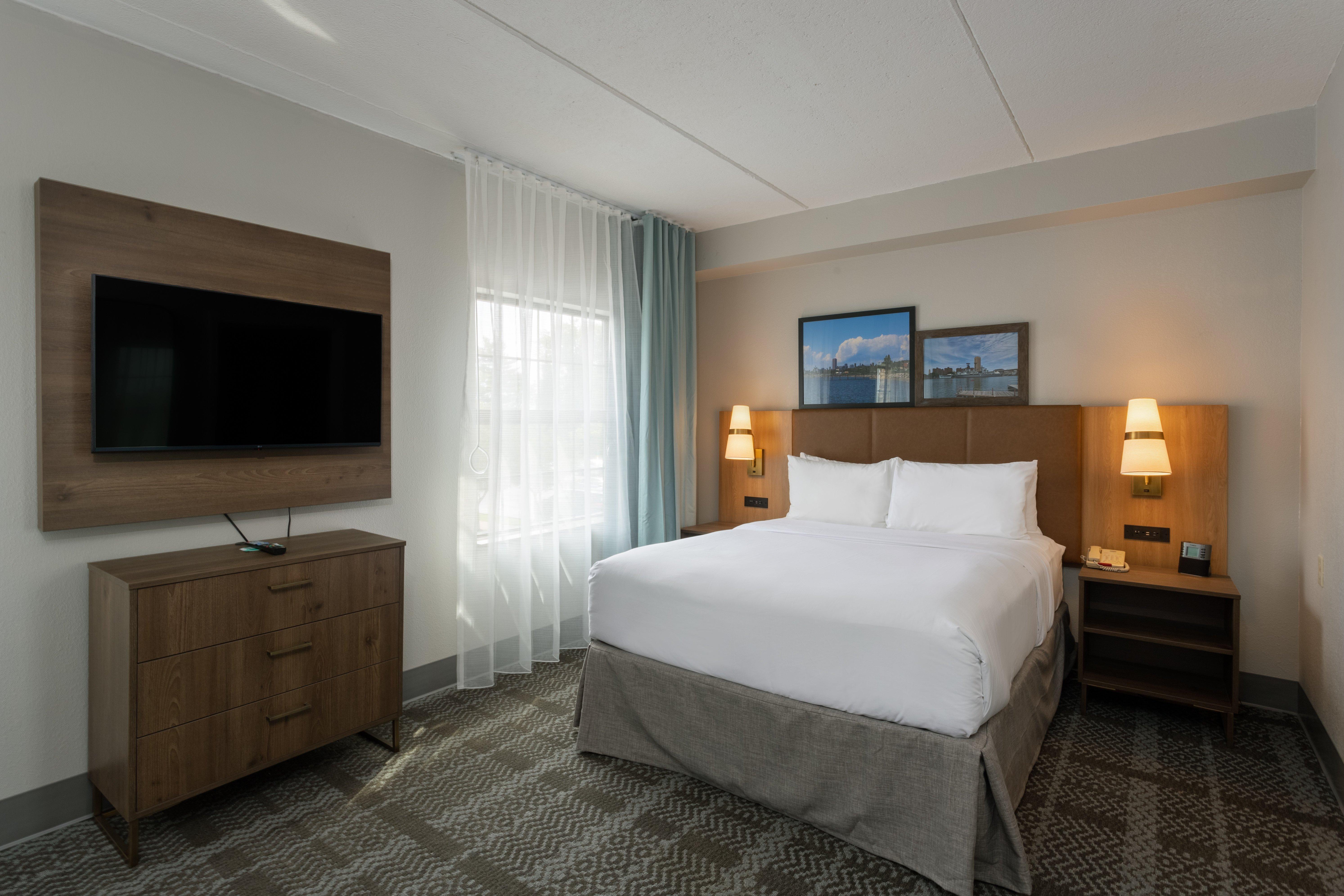 Studio Queen Size Bed