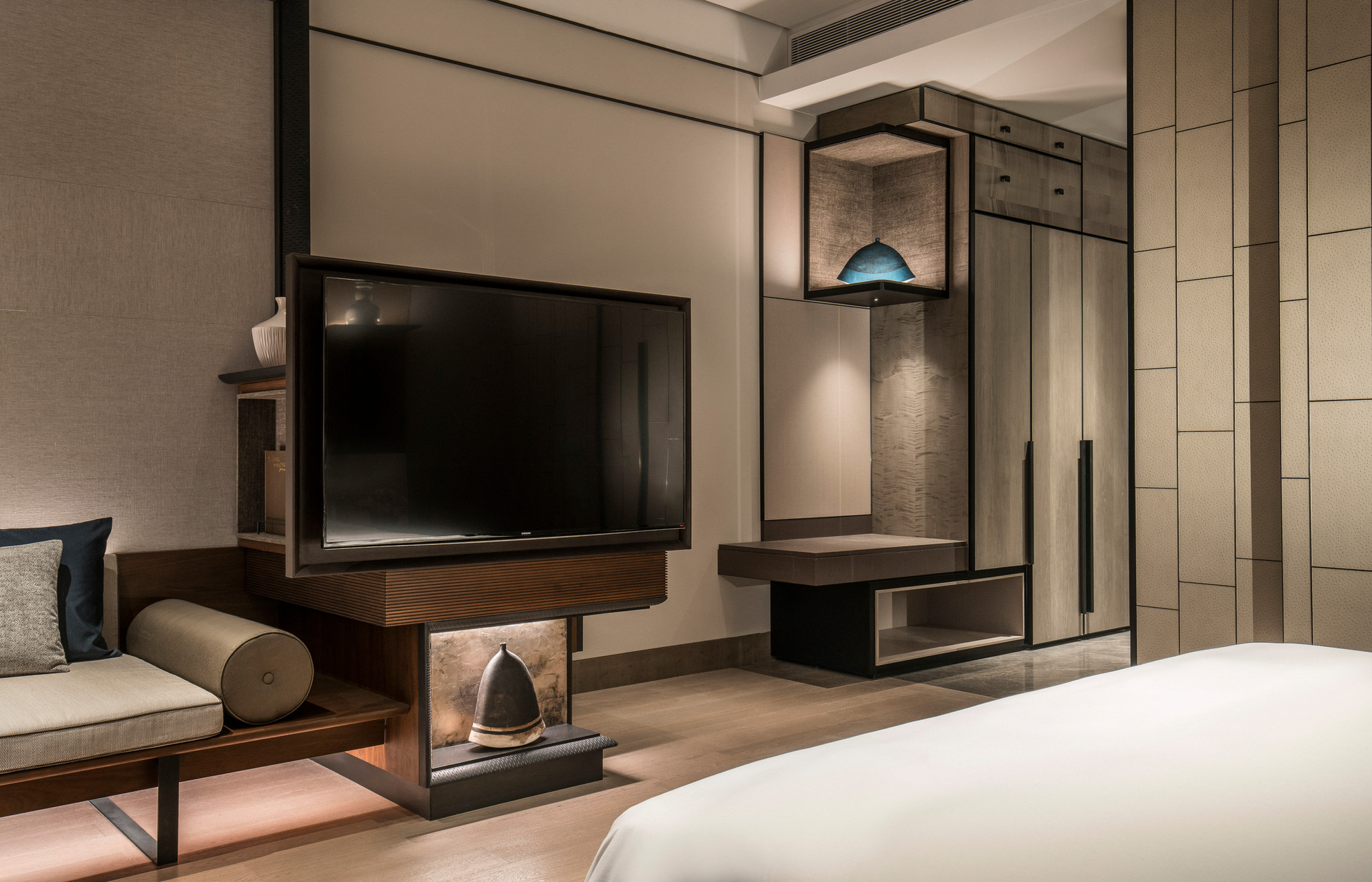 Double Deluxe King Bed