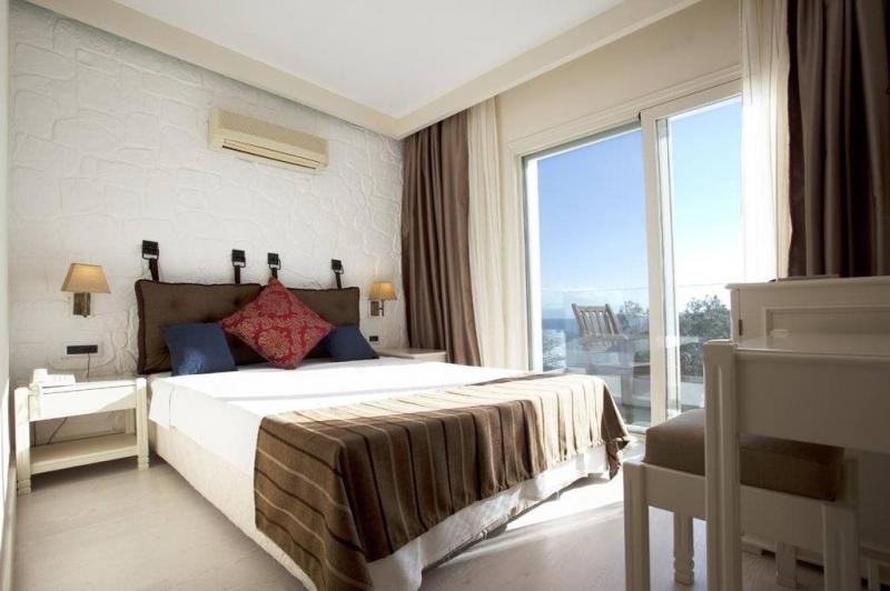 Double Deluxe Sea View with Balcony