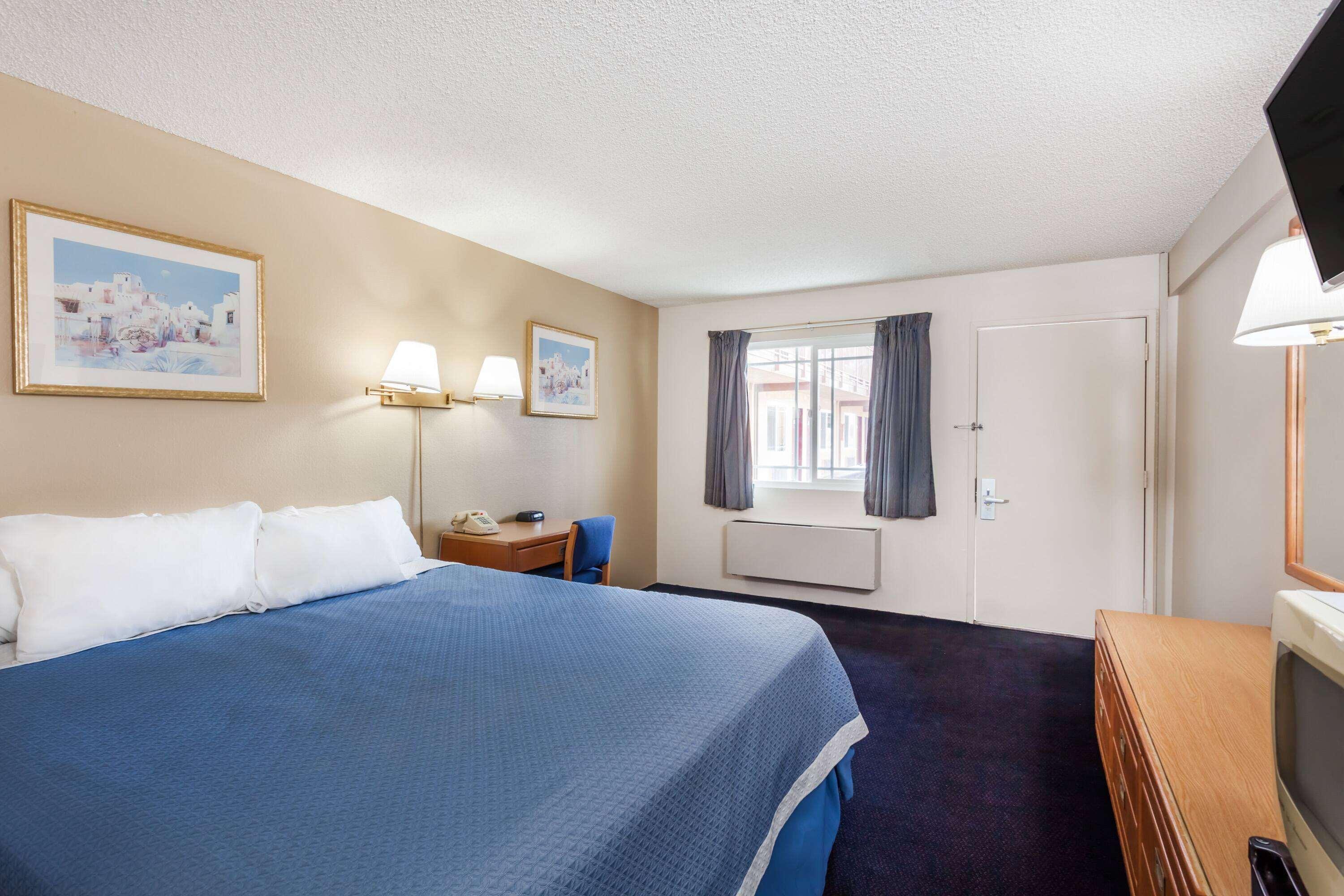 Double King Bed Non Smoking