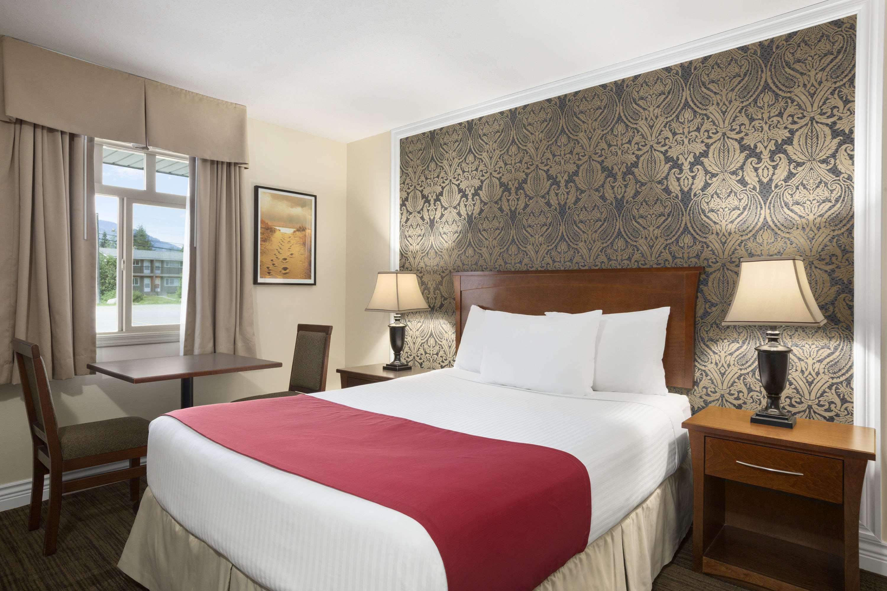 Double Queen Bed Non Smoking