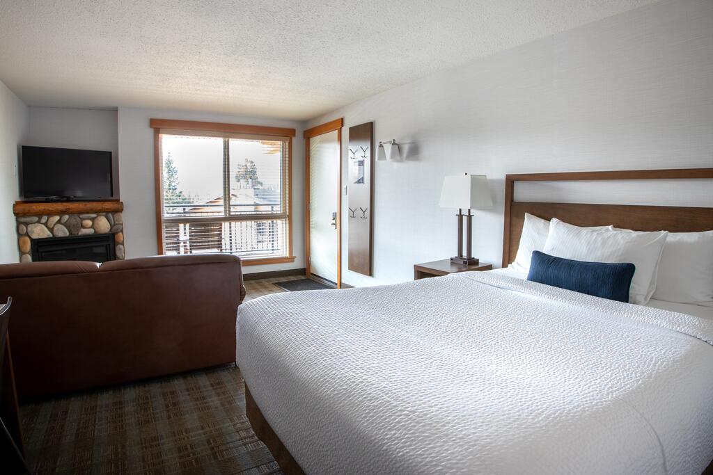 Room King Size Bed