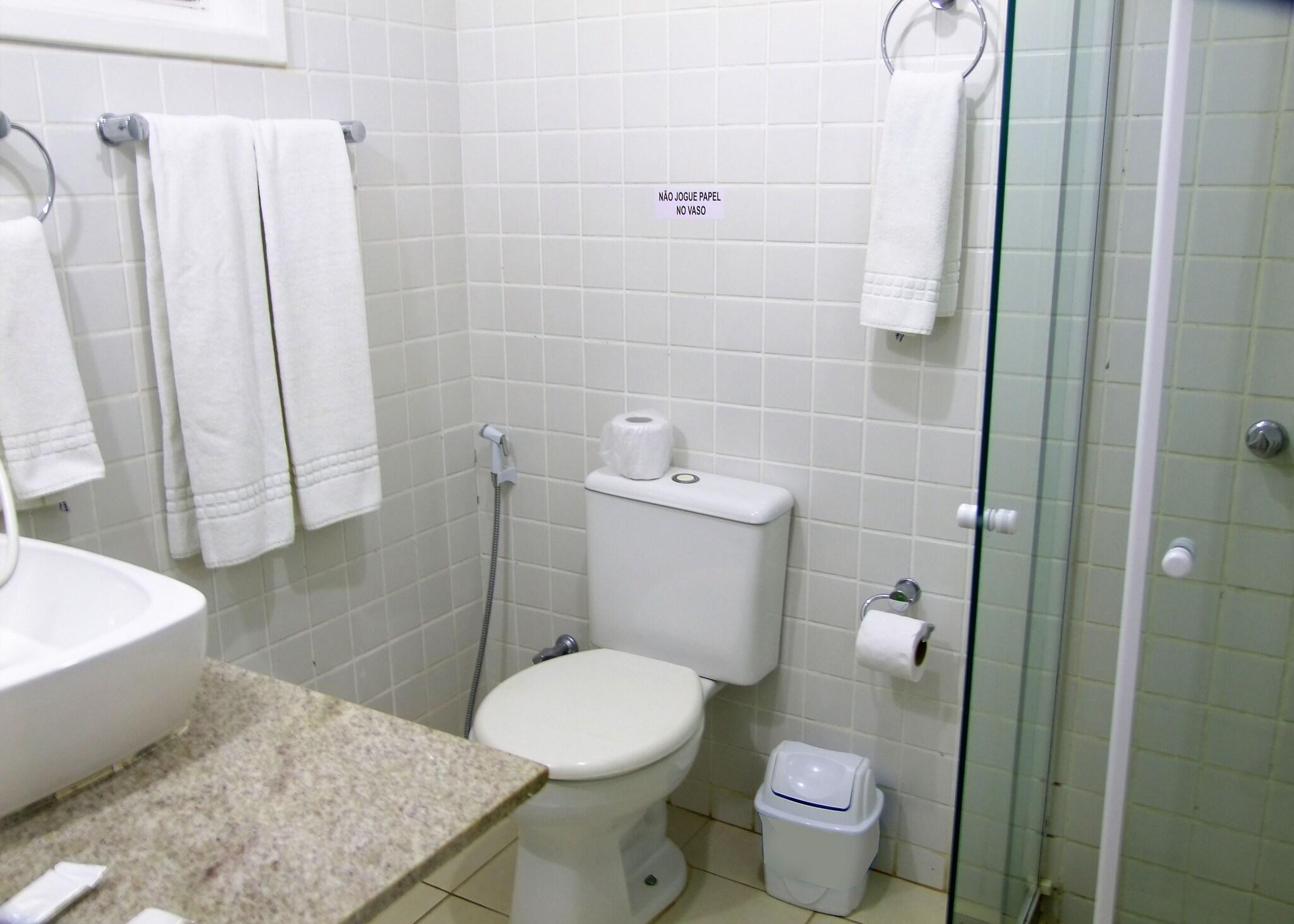 Double or Twin with Double Bed