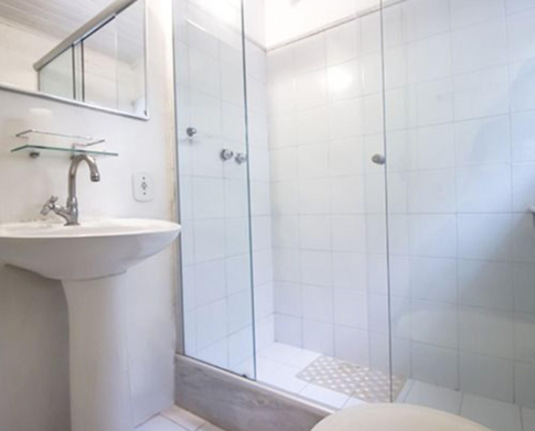 Double or Twin with Double Bed