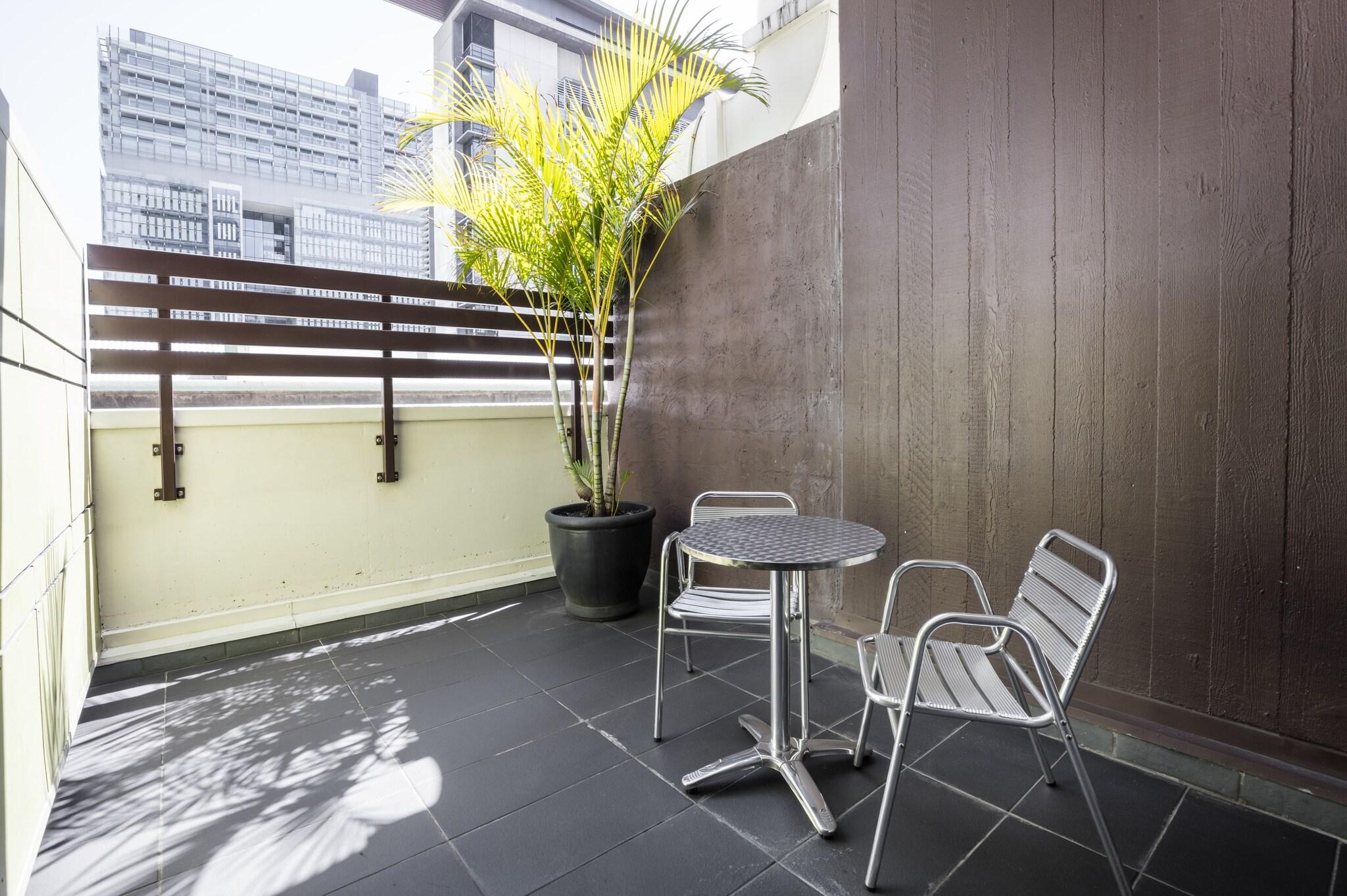 Double Queen Size Bed