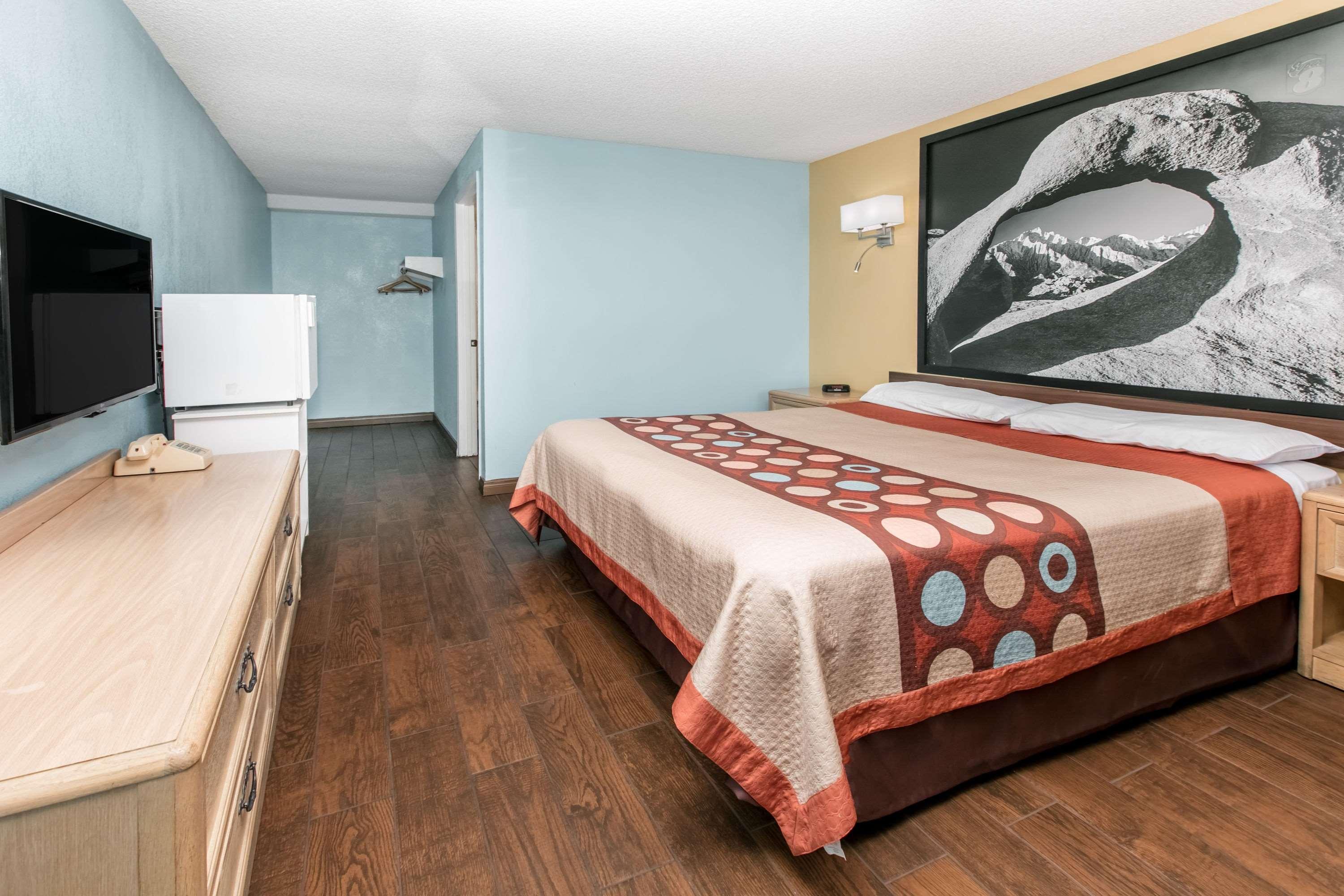 Double King Bed Non Smoking