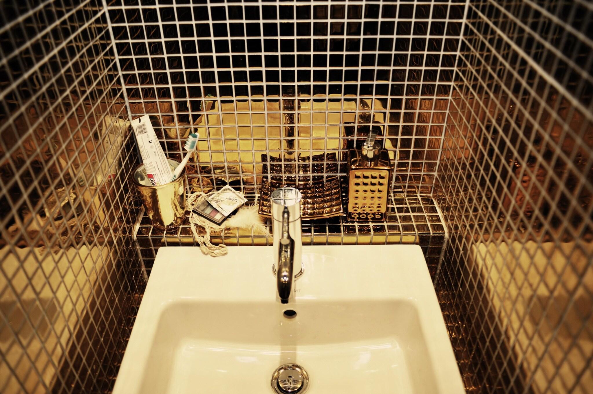 Double King Size Bed