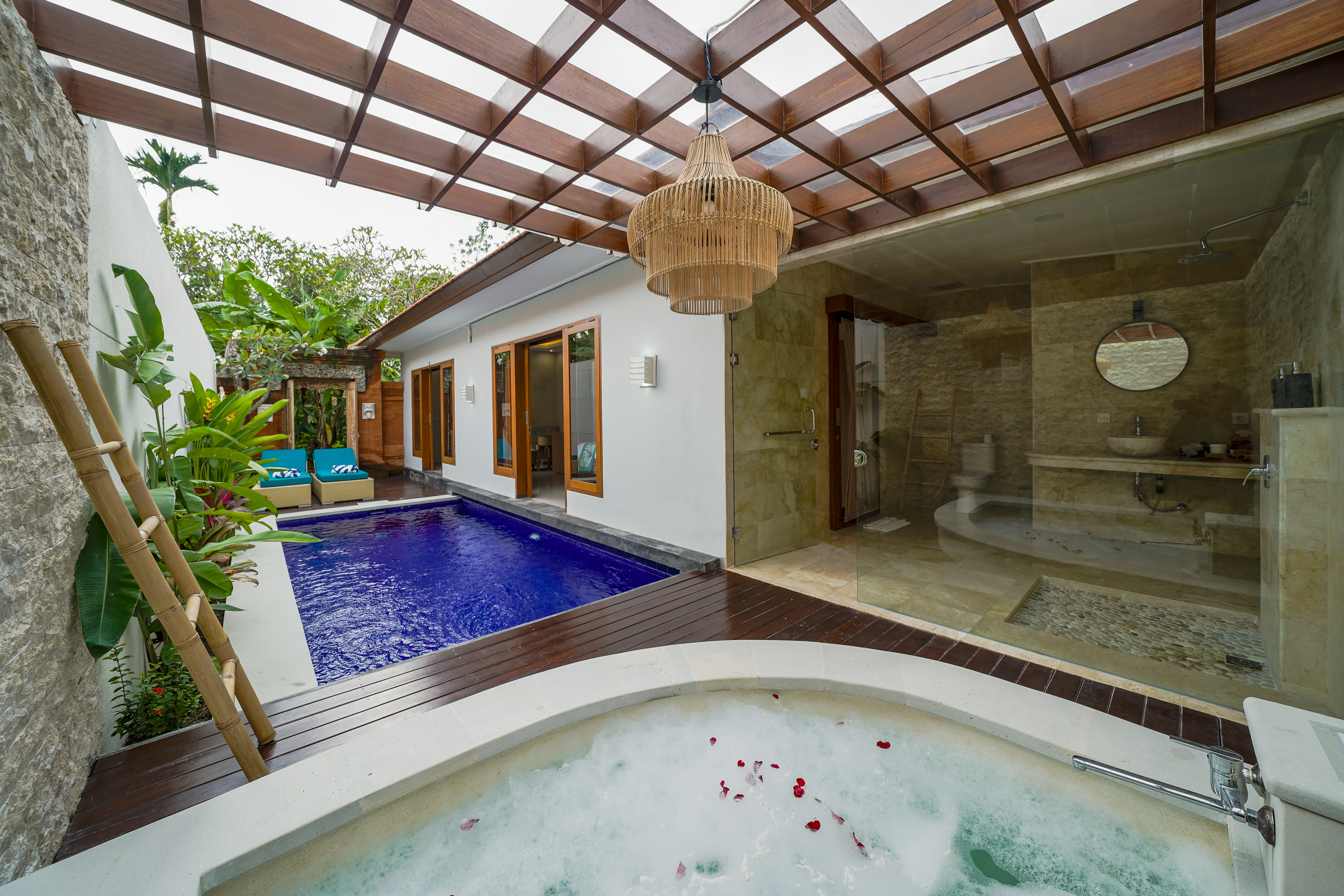 Villa with Jacuzzi