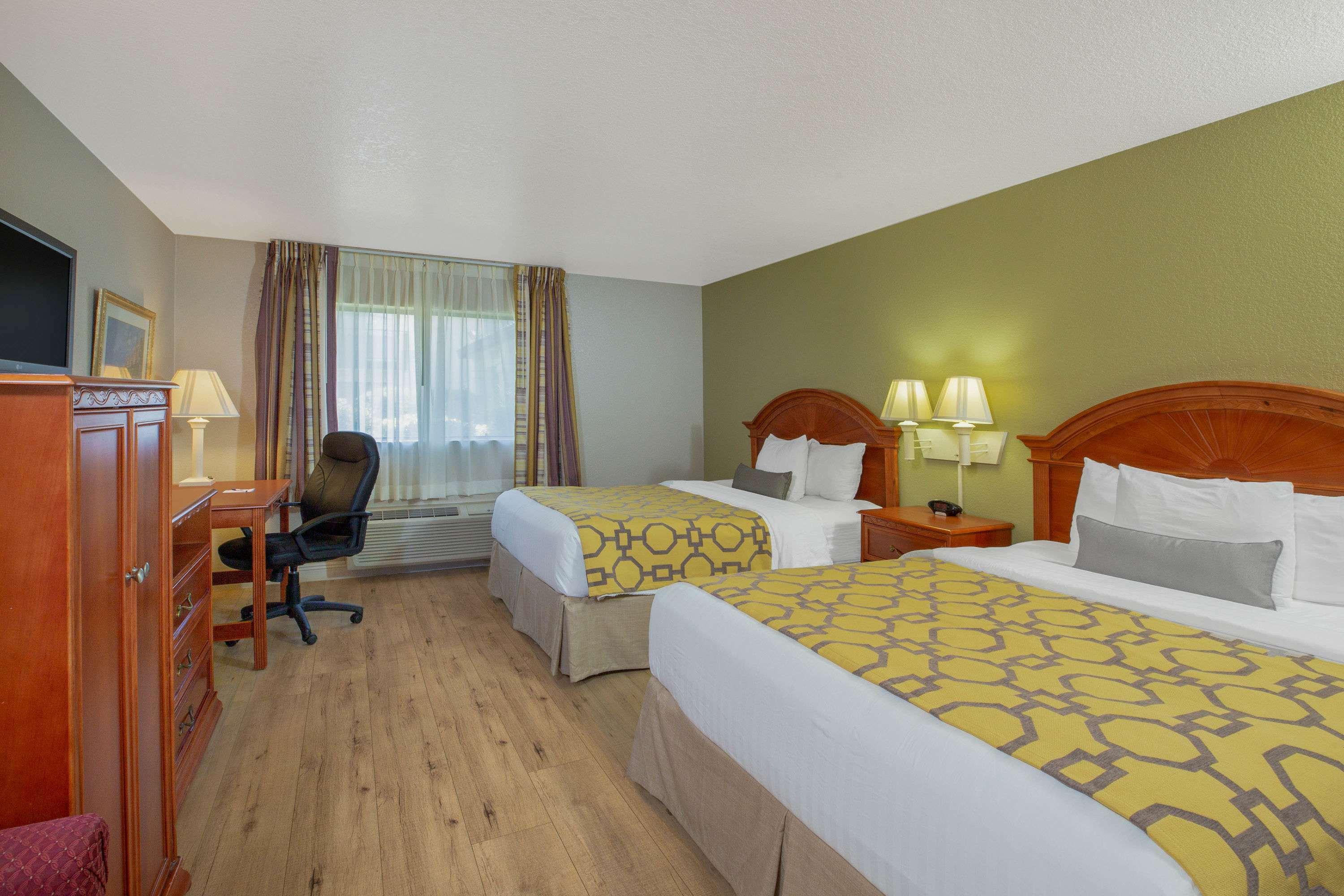 Quadruple Two Queen Beds