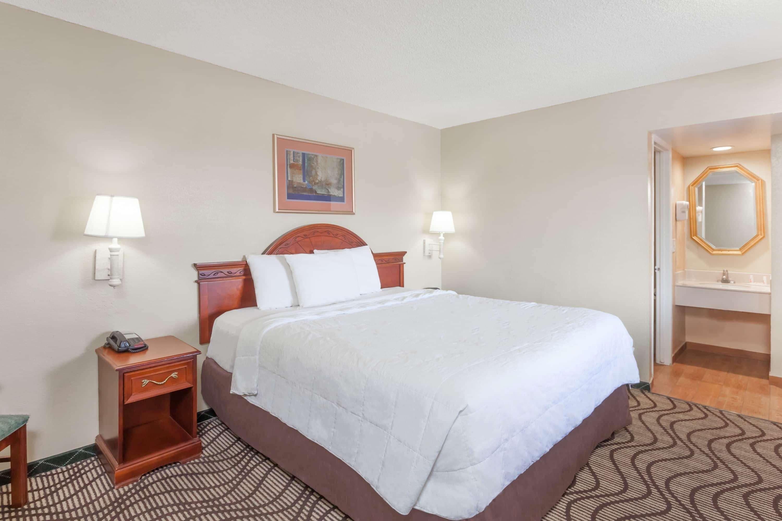 Double King Bed Non Smoking