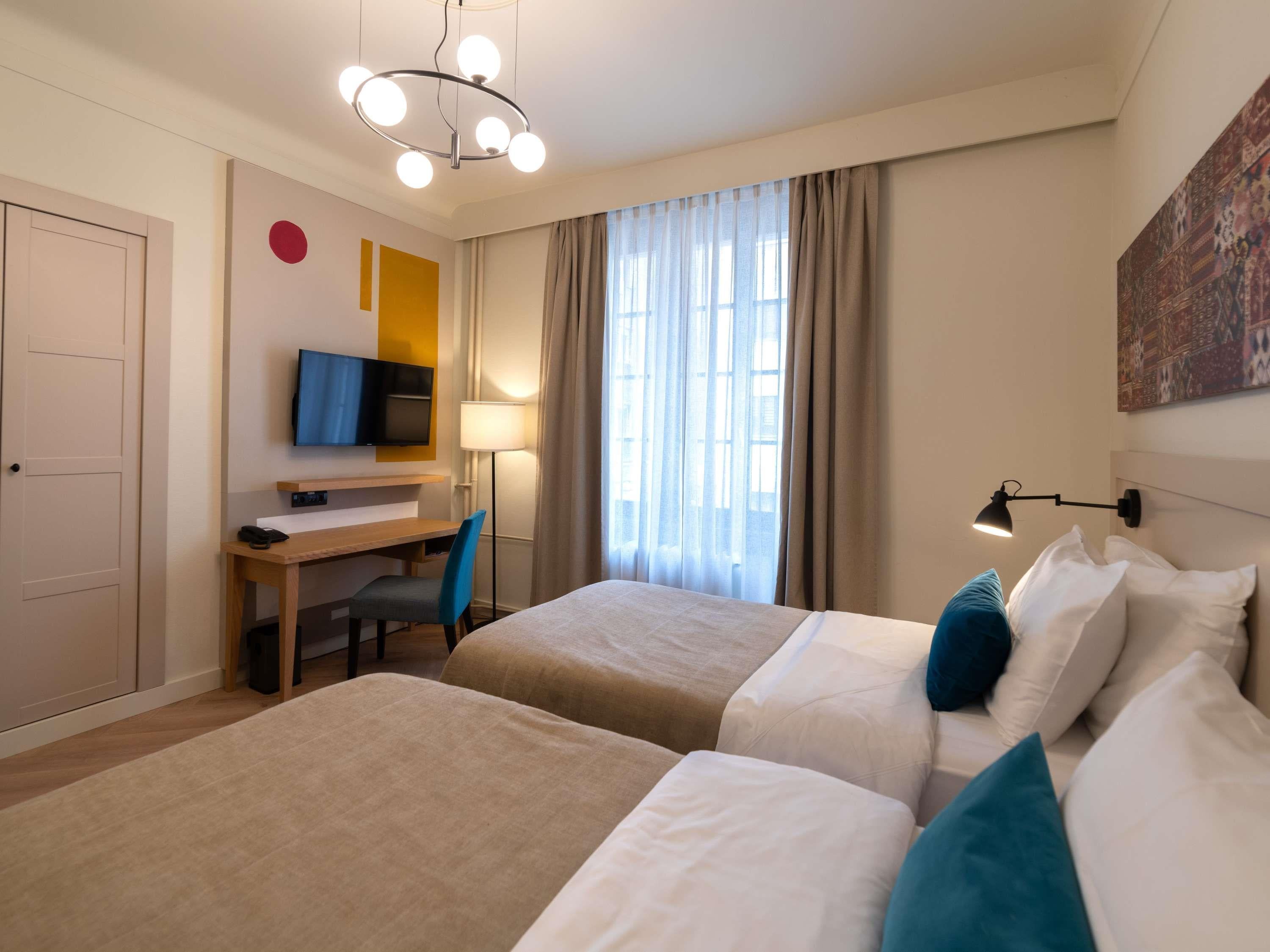 Double or Twin Standard