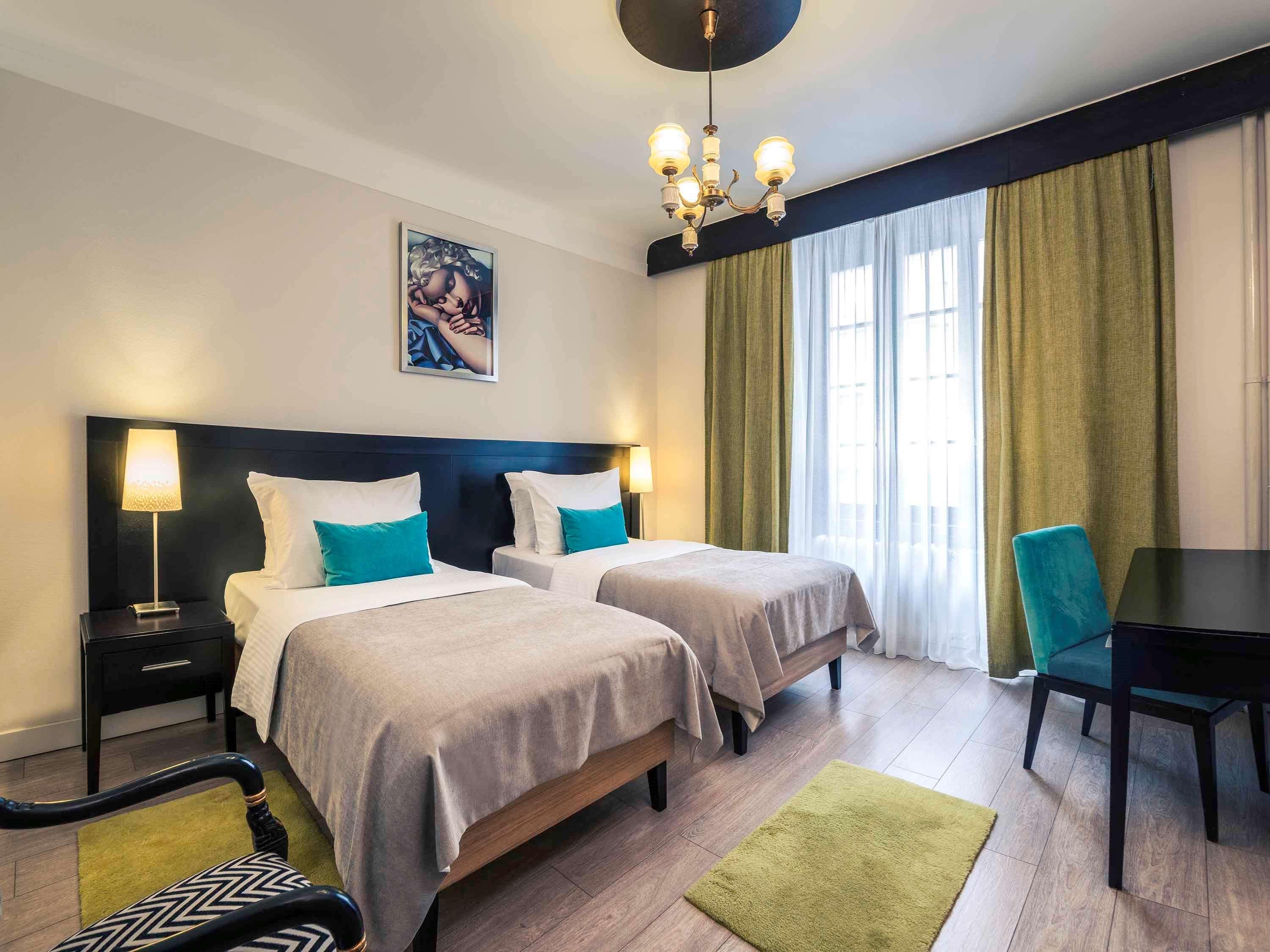 Double or Twin Standard