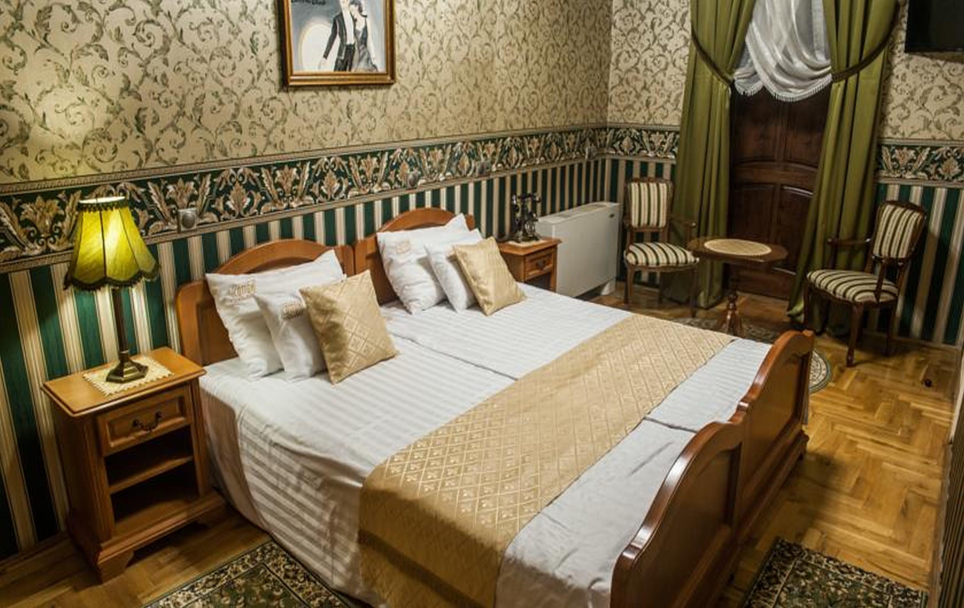 Double or Twin Standard