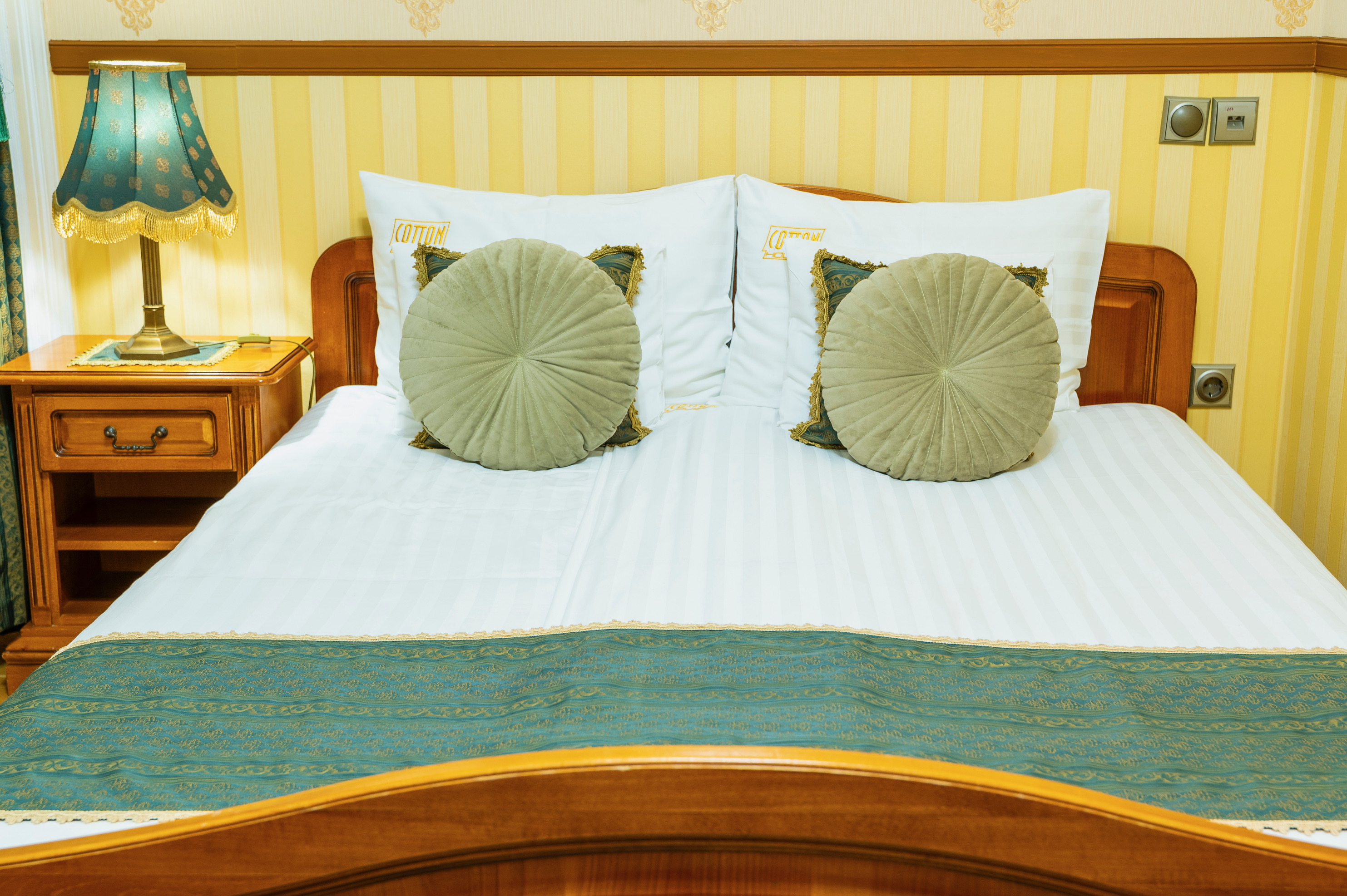 Double or Twin Standard