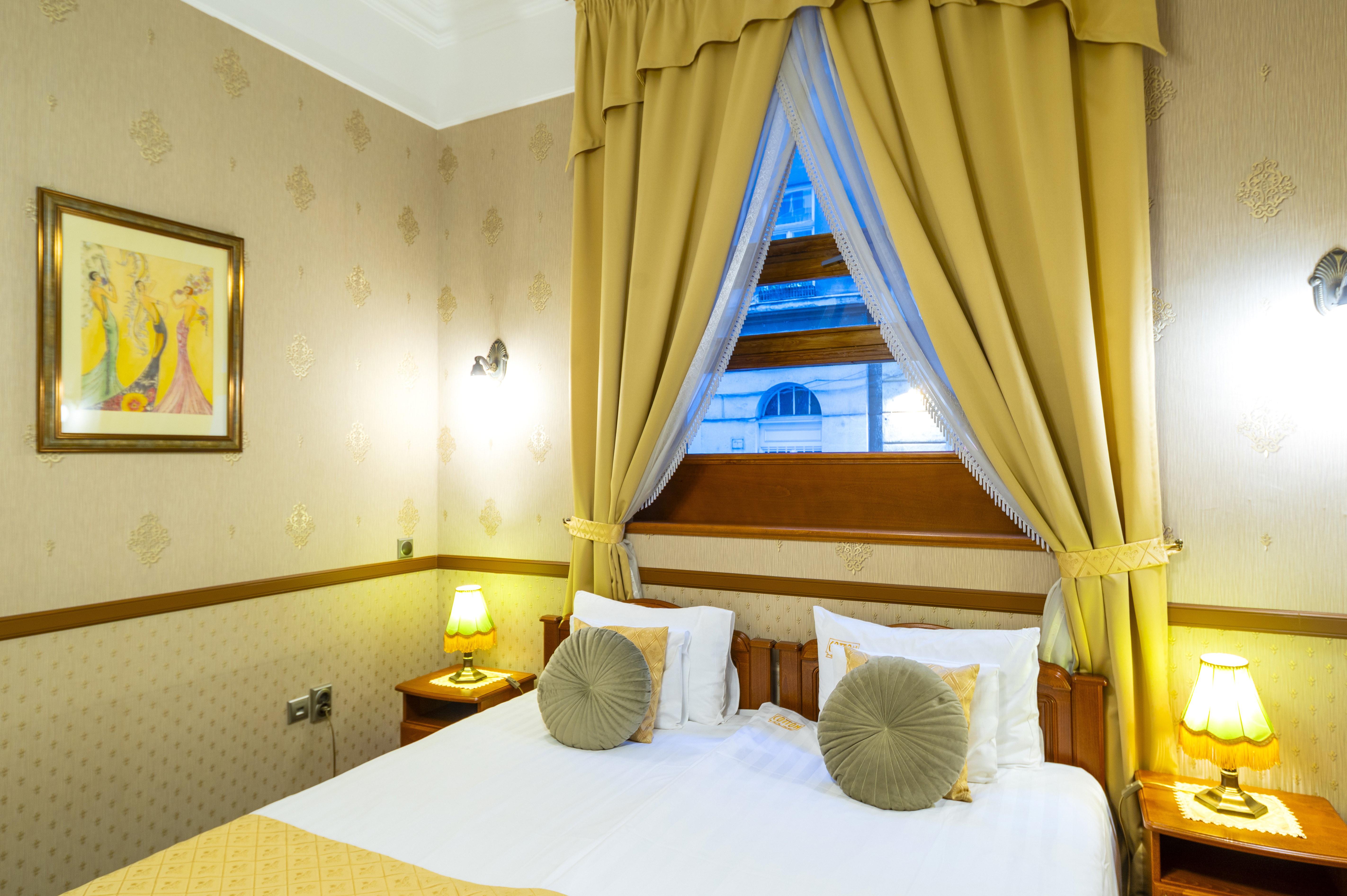 Double or Twin Standard