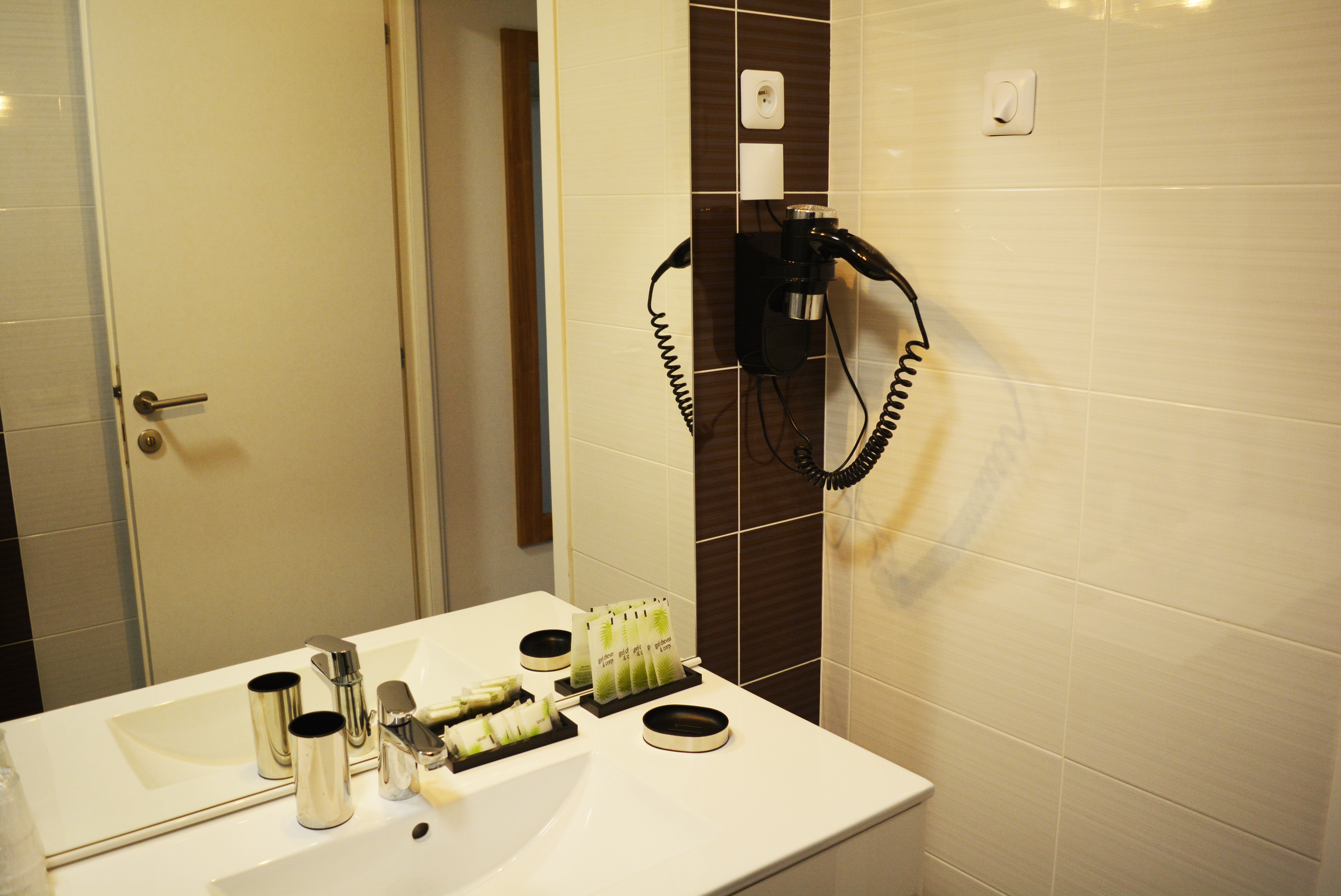 Double or Twin Standard