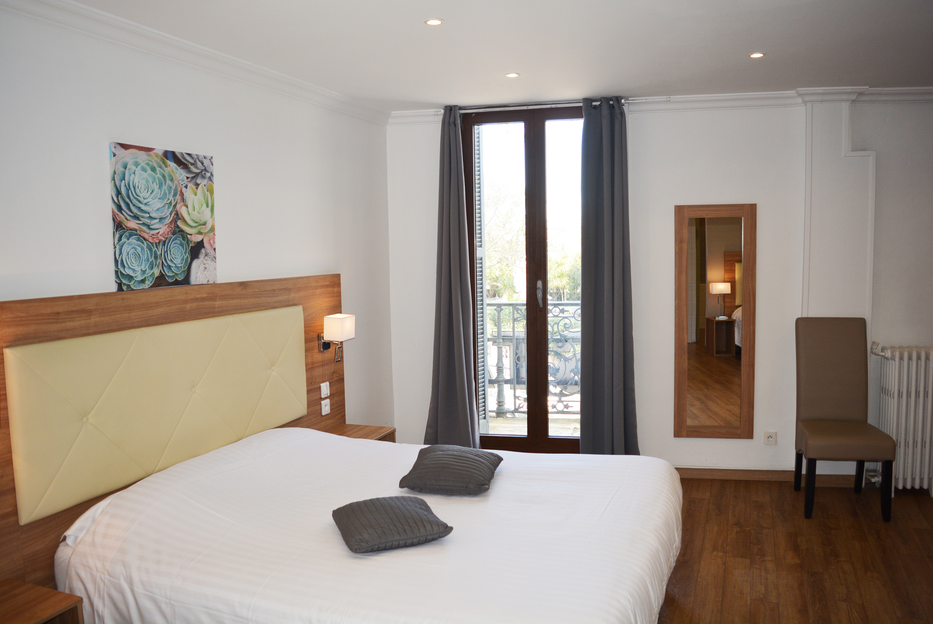 Family Room Capacity 5