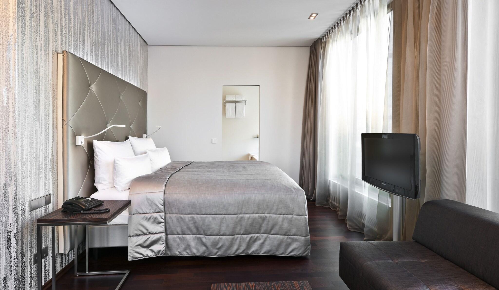 Junior Suite King Size Bed