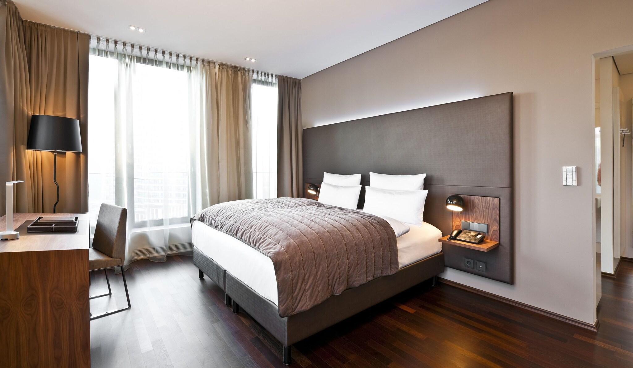 Double Deluxe King Bed