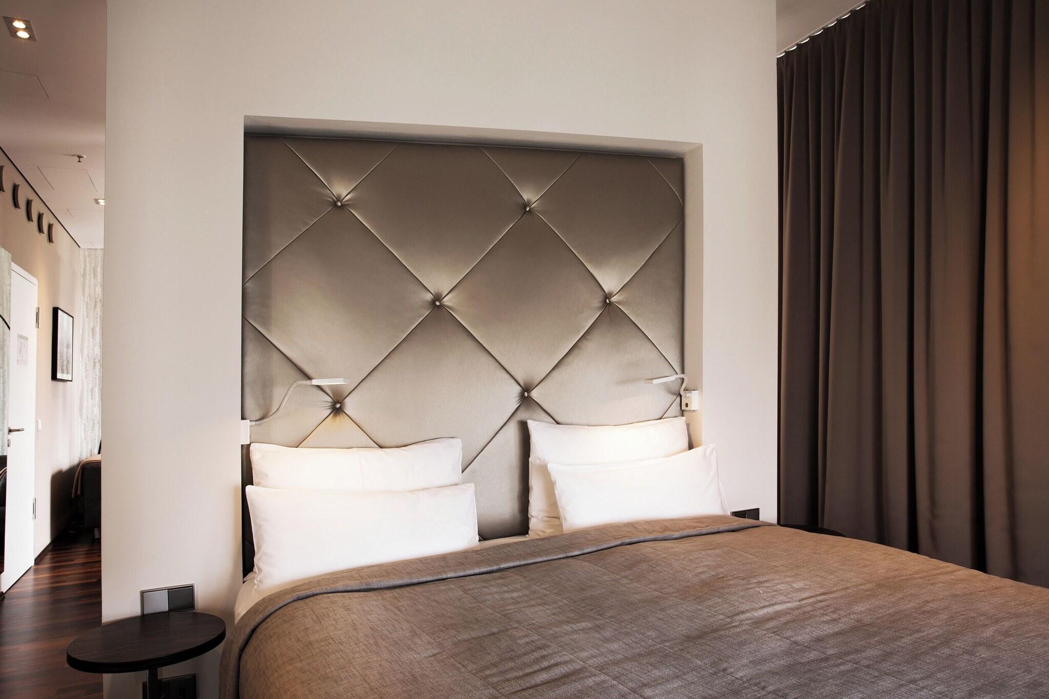 Double Deluxe King Bed