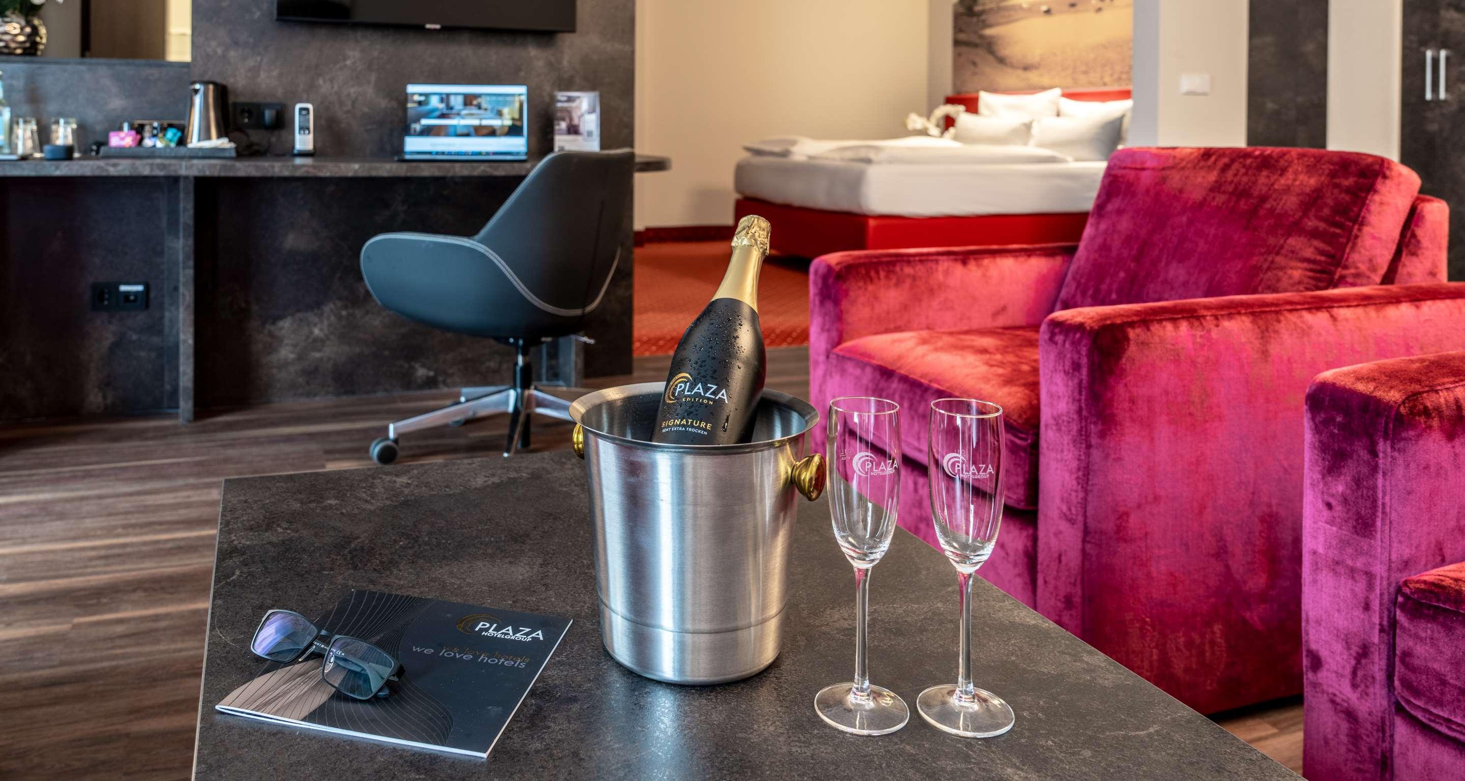 Suite Queen Size Bed